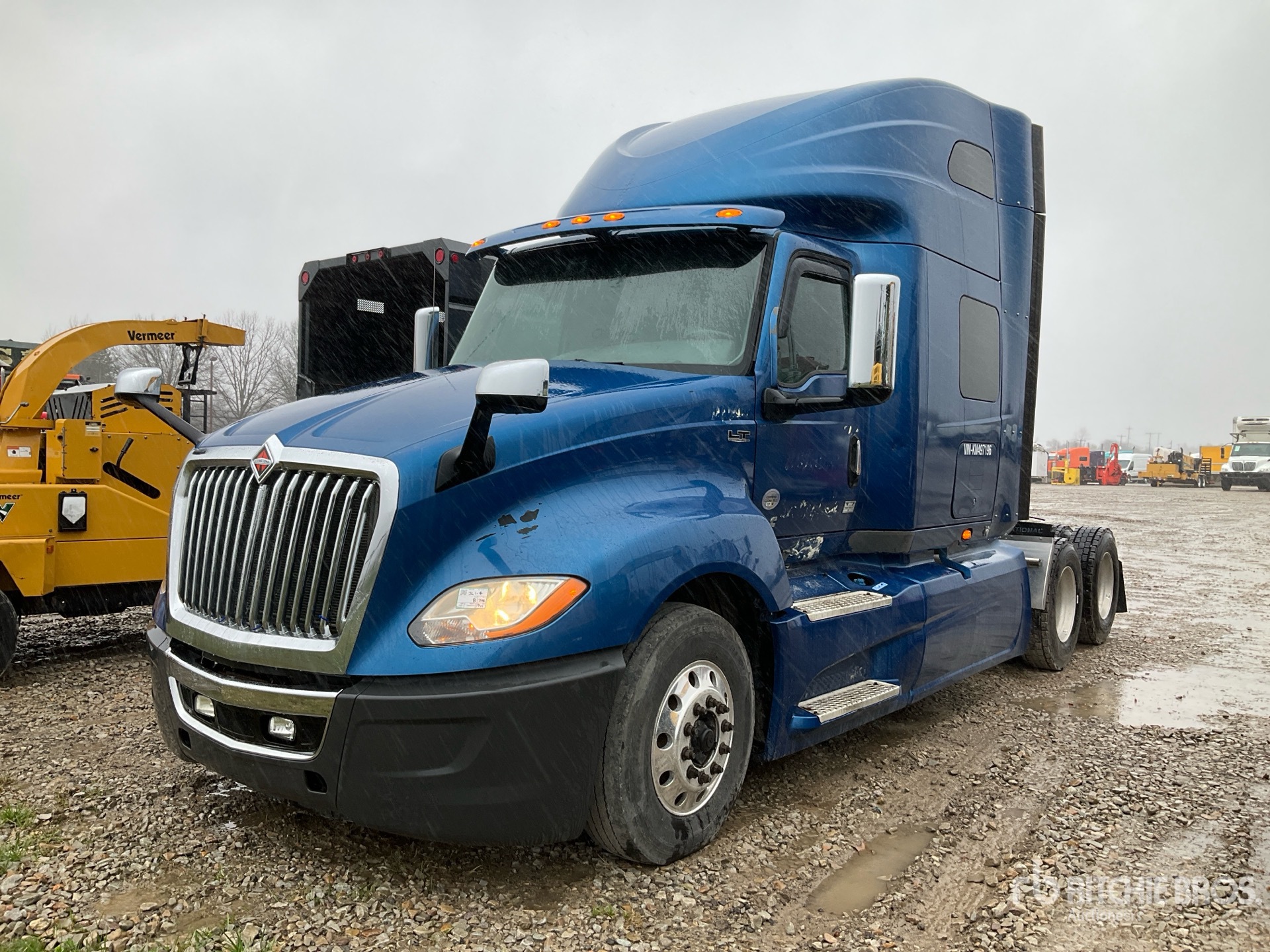 General Appearance with Foto, angolo anteriore sinistro