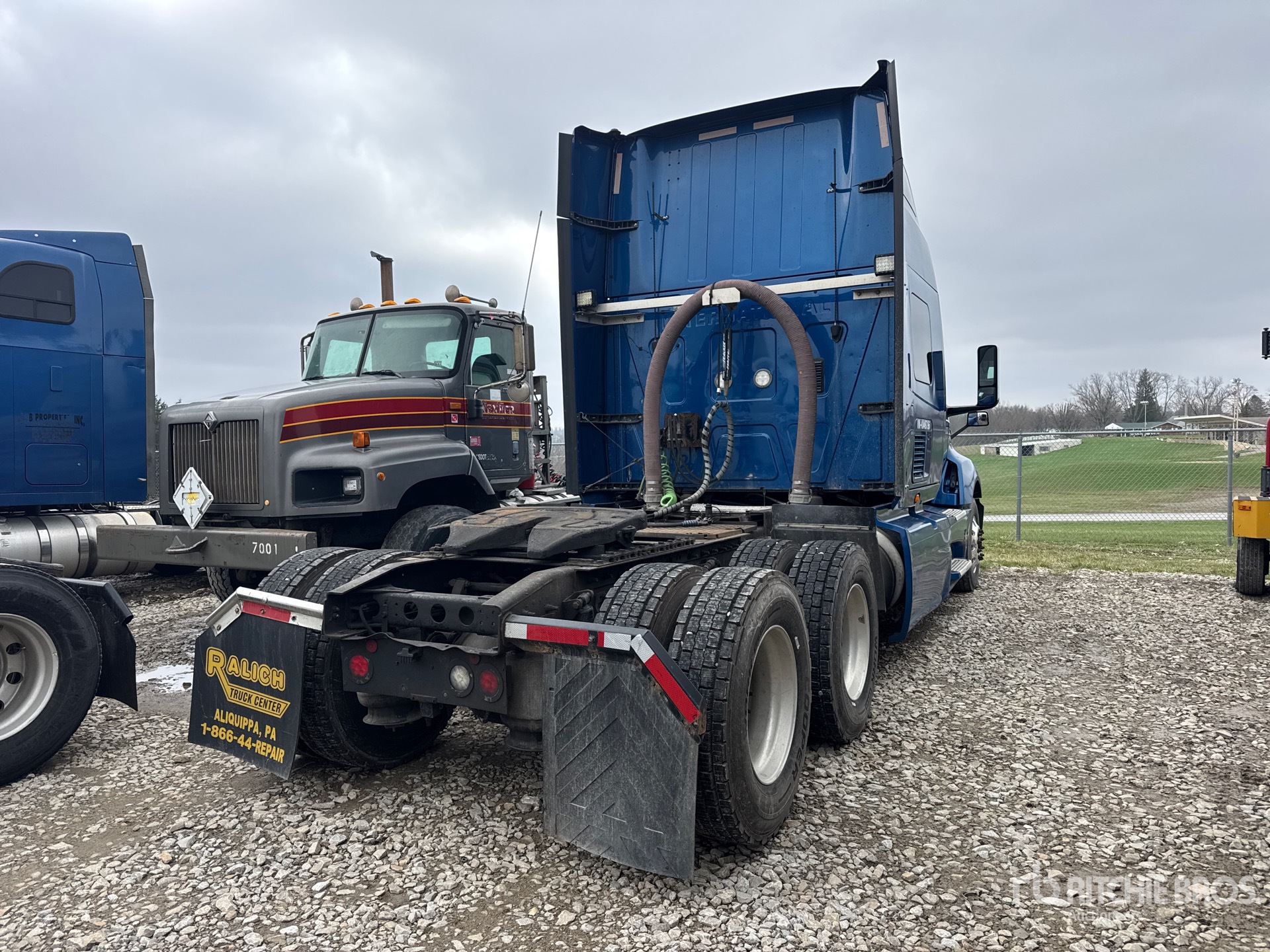 Aspect général with Image, coin arrière droit