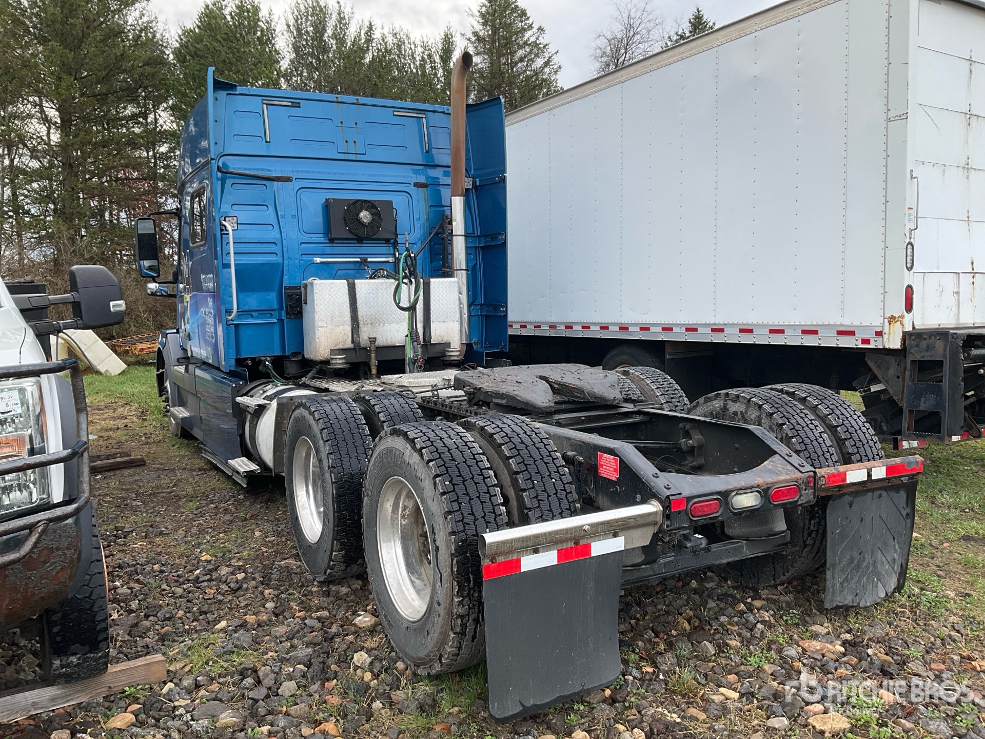 General Appearance with Foto, angolo posteriore sinistro