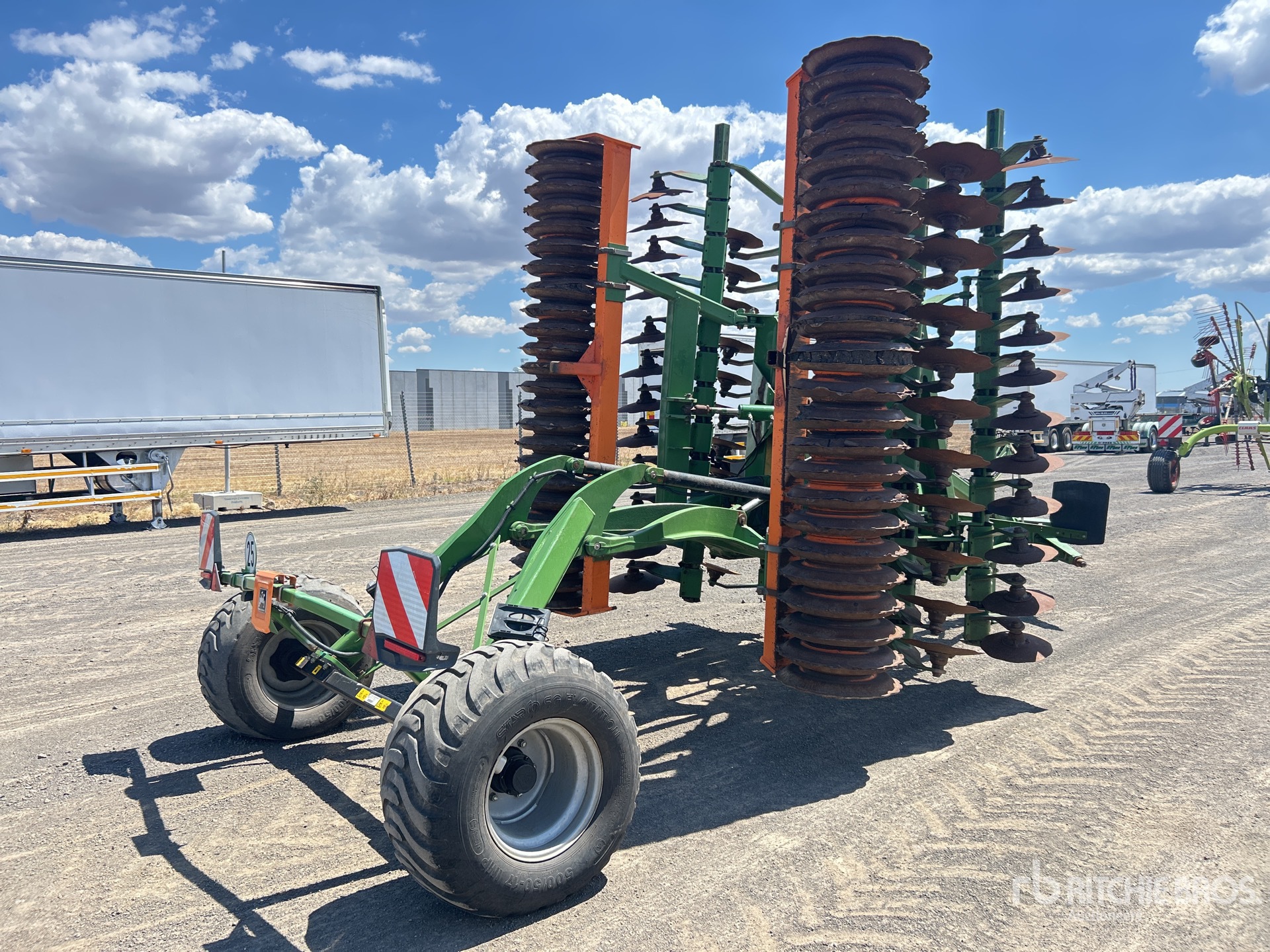 General Appearance with Imagen: esquina trasera derecha