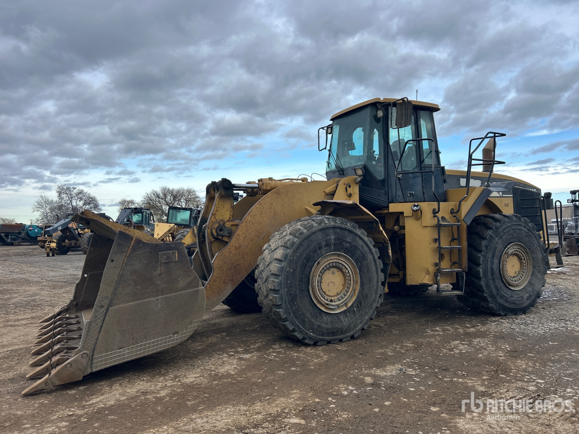 General Appearance with Picture, Left Front Corner