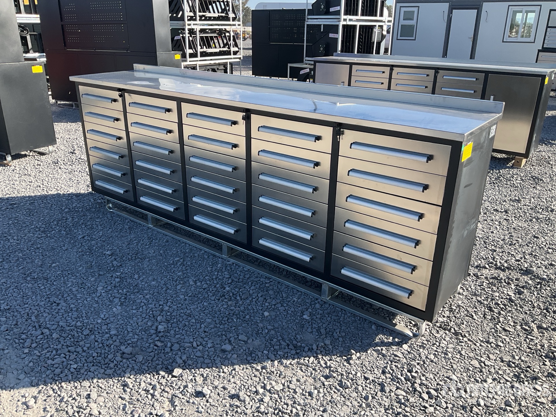 General Appearance with Foto, angolo posteriore sinistro