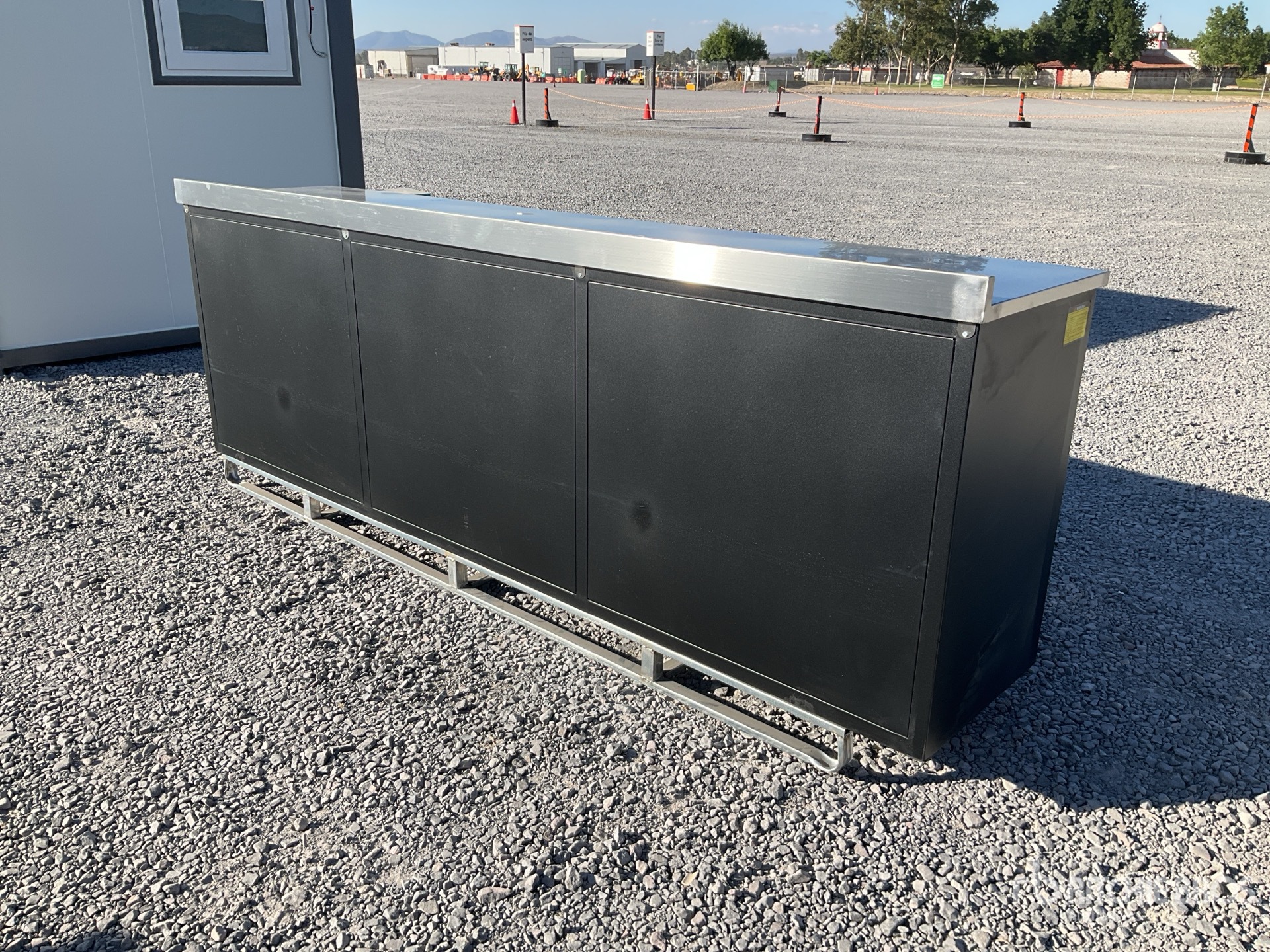 General Appearance with Foto, angolo anteriore destro