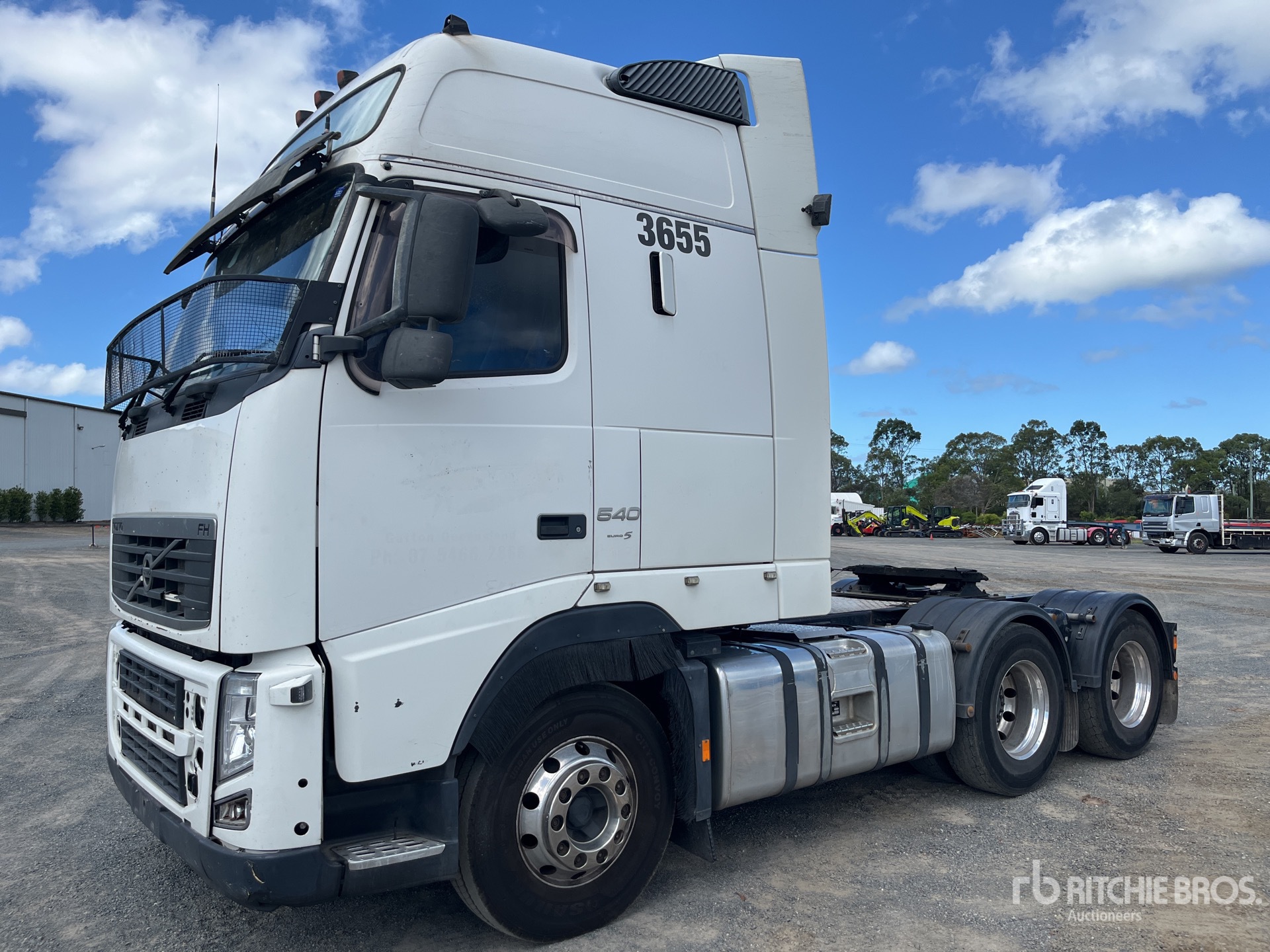 General Appearance with Picture, Right Front Corner