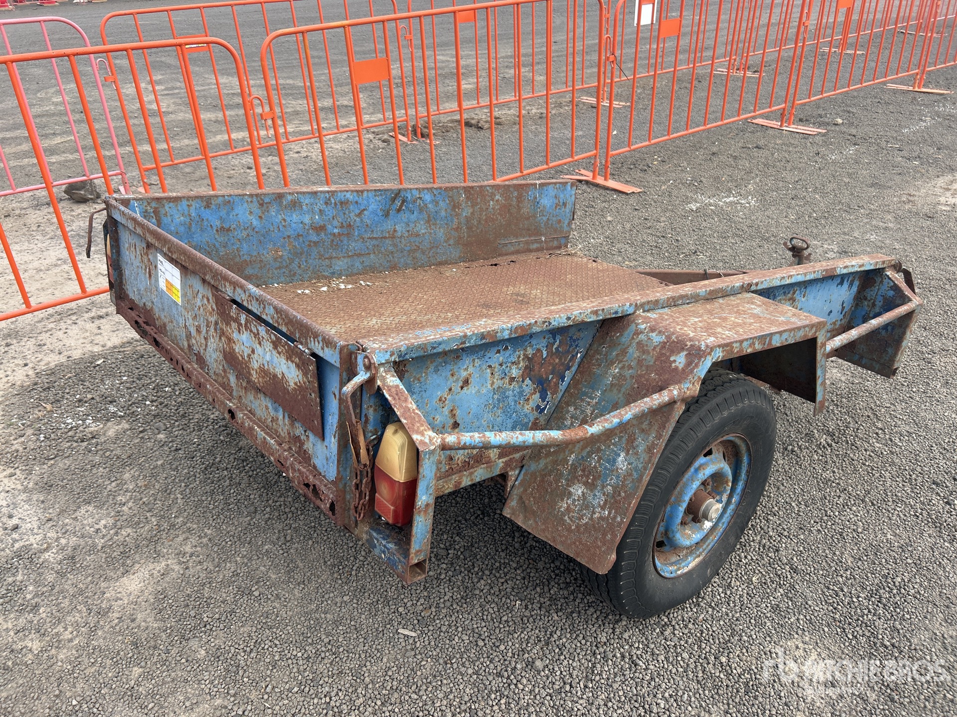 General Appearance with Picture, Right Rear Corner