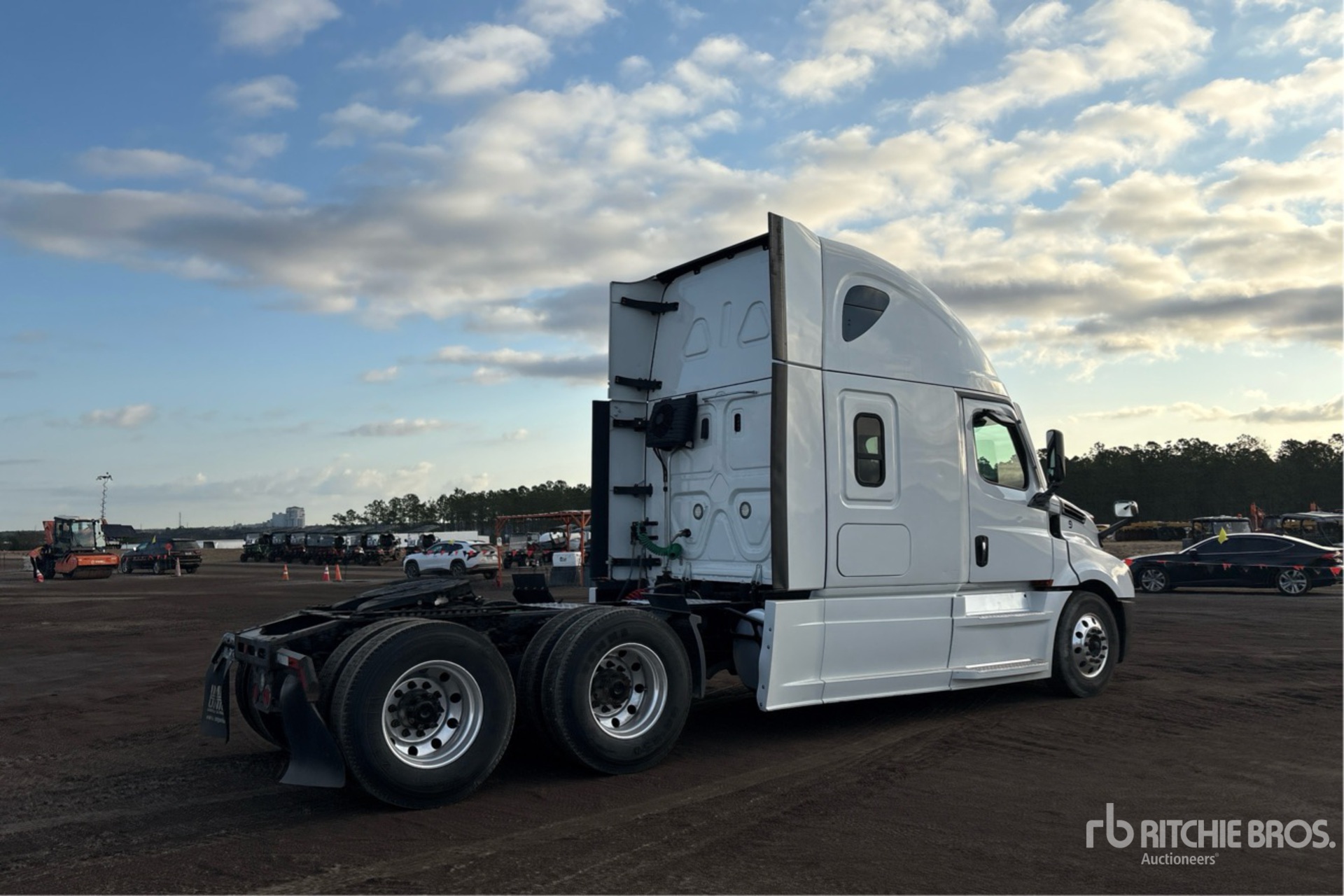 General Appearance with Imagen: esquina trasera derecha