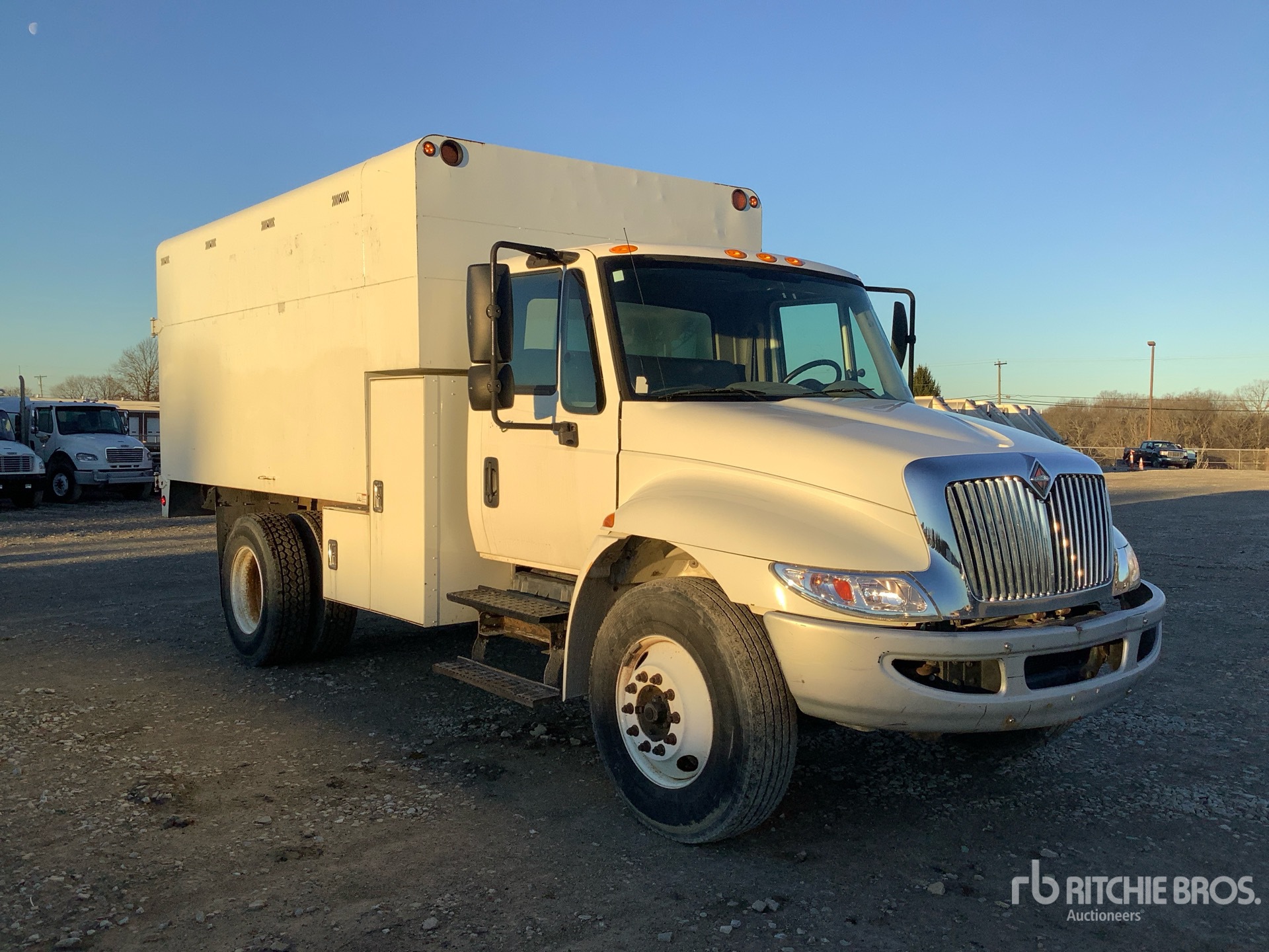 Aspect général with Image, coin avant droit