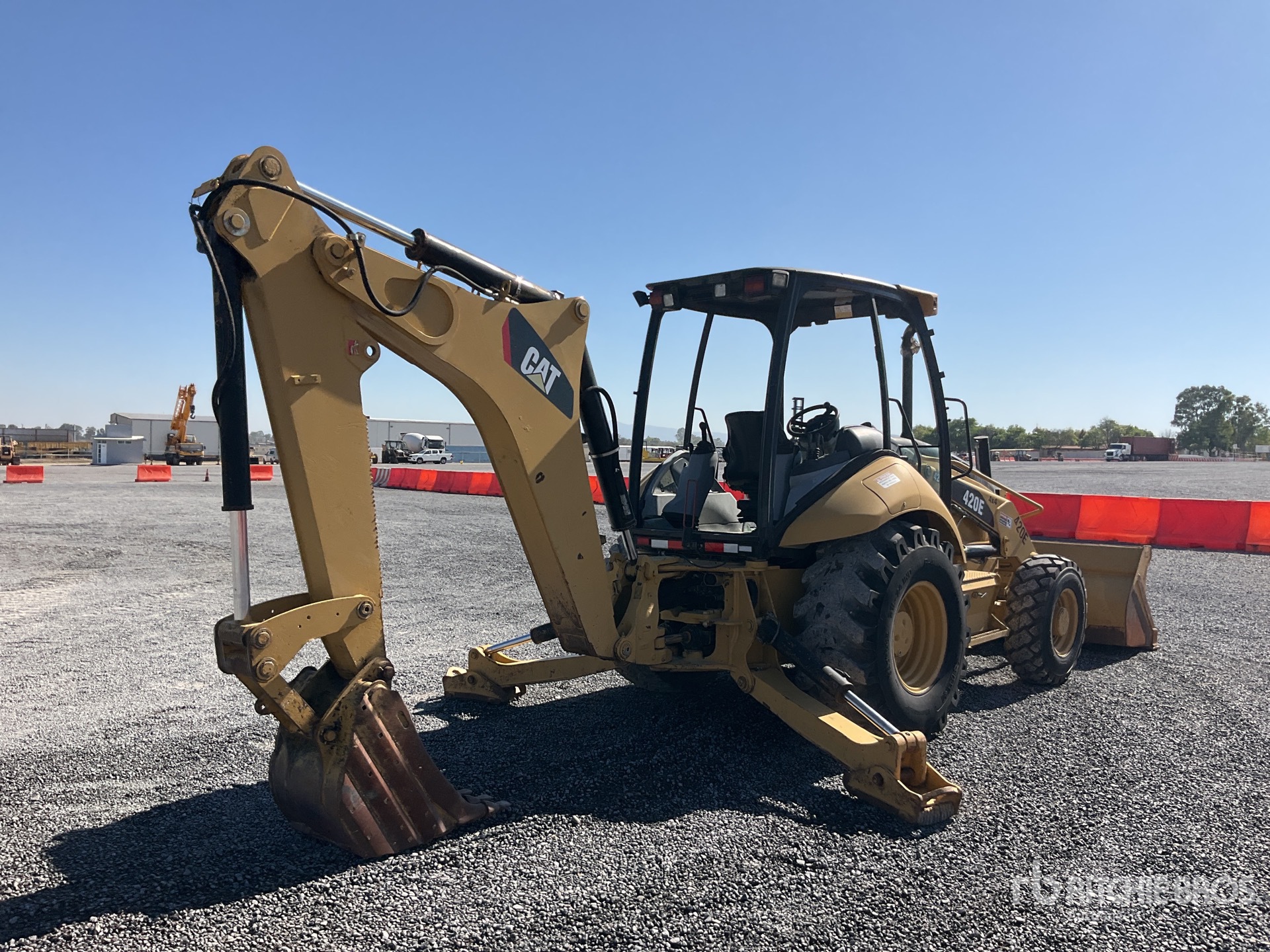 General Appearance with Imagen: esquina trasera derecha