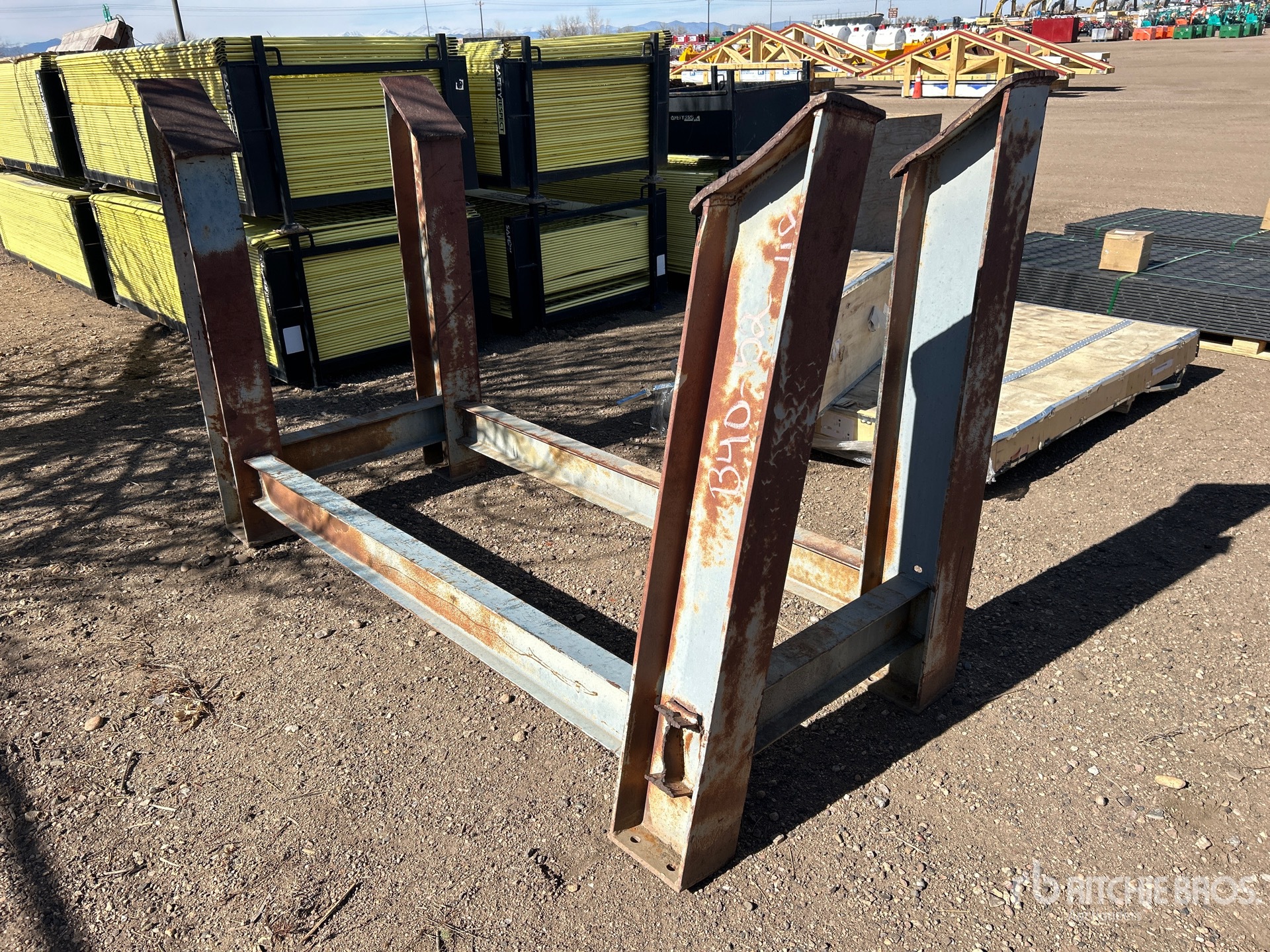 Aspect général with Image, coin arrière droit