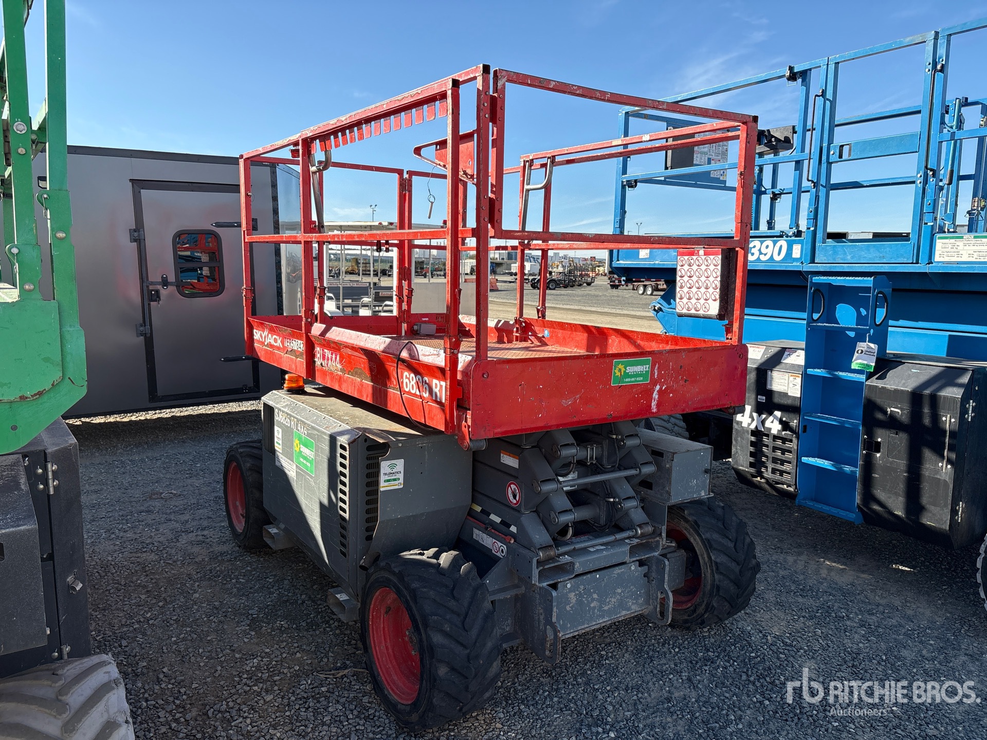 General Appearance with Picture, Right Front Corner