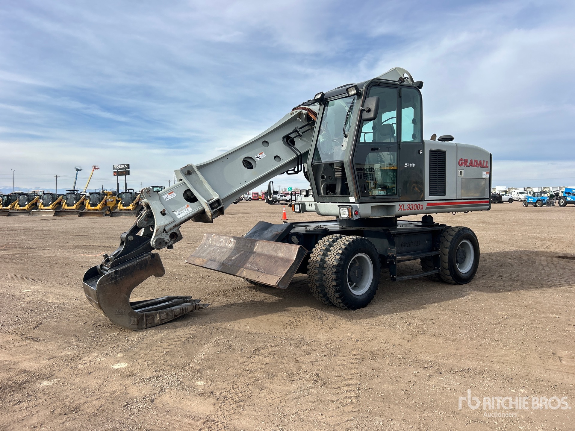 General Appearance with Picture, Left Front Corner