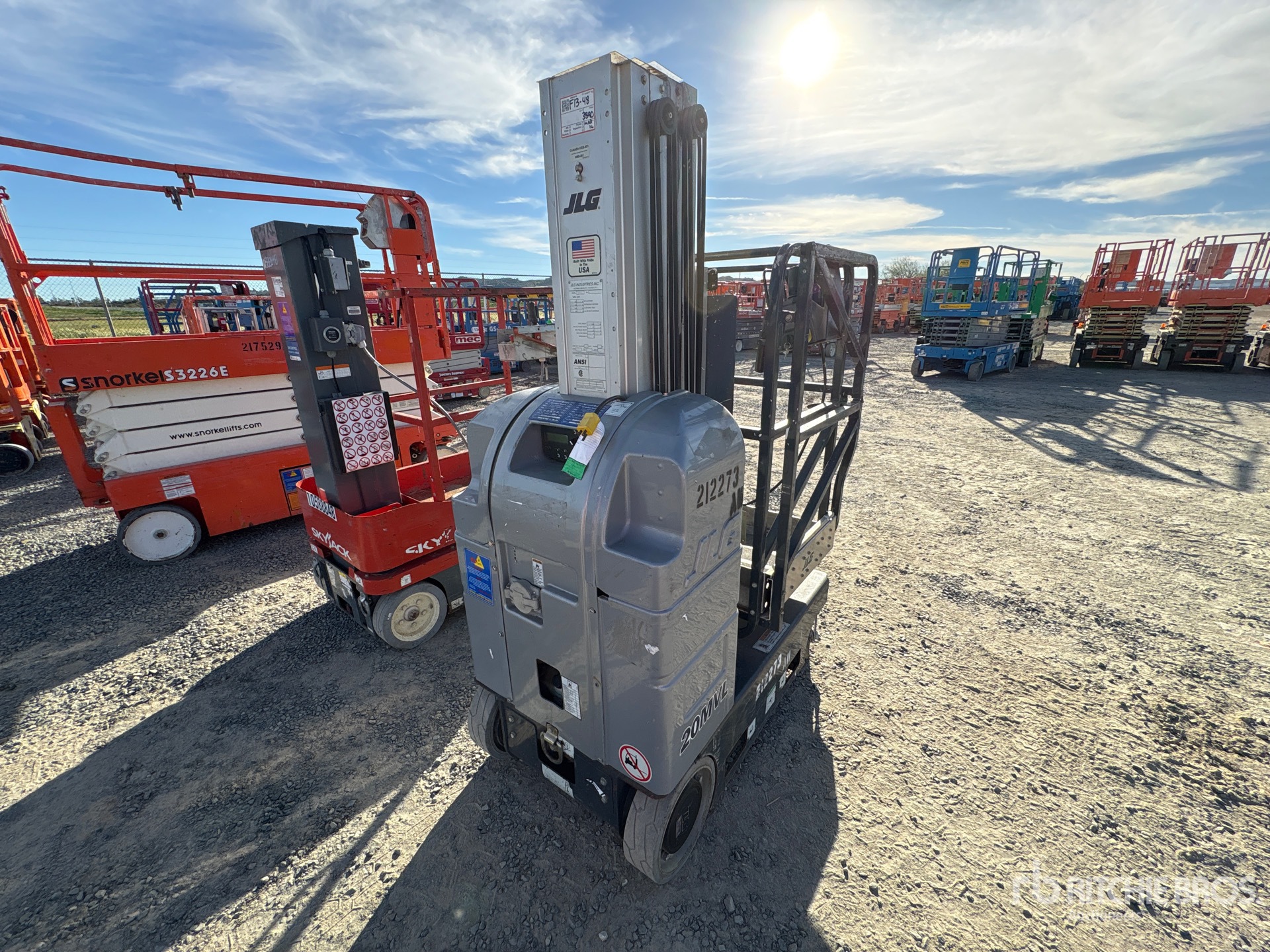 General Appearance with Picture, Right Rear Corner