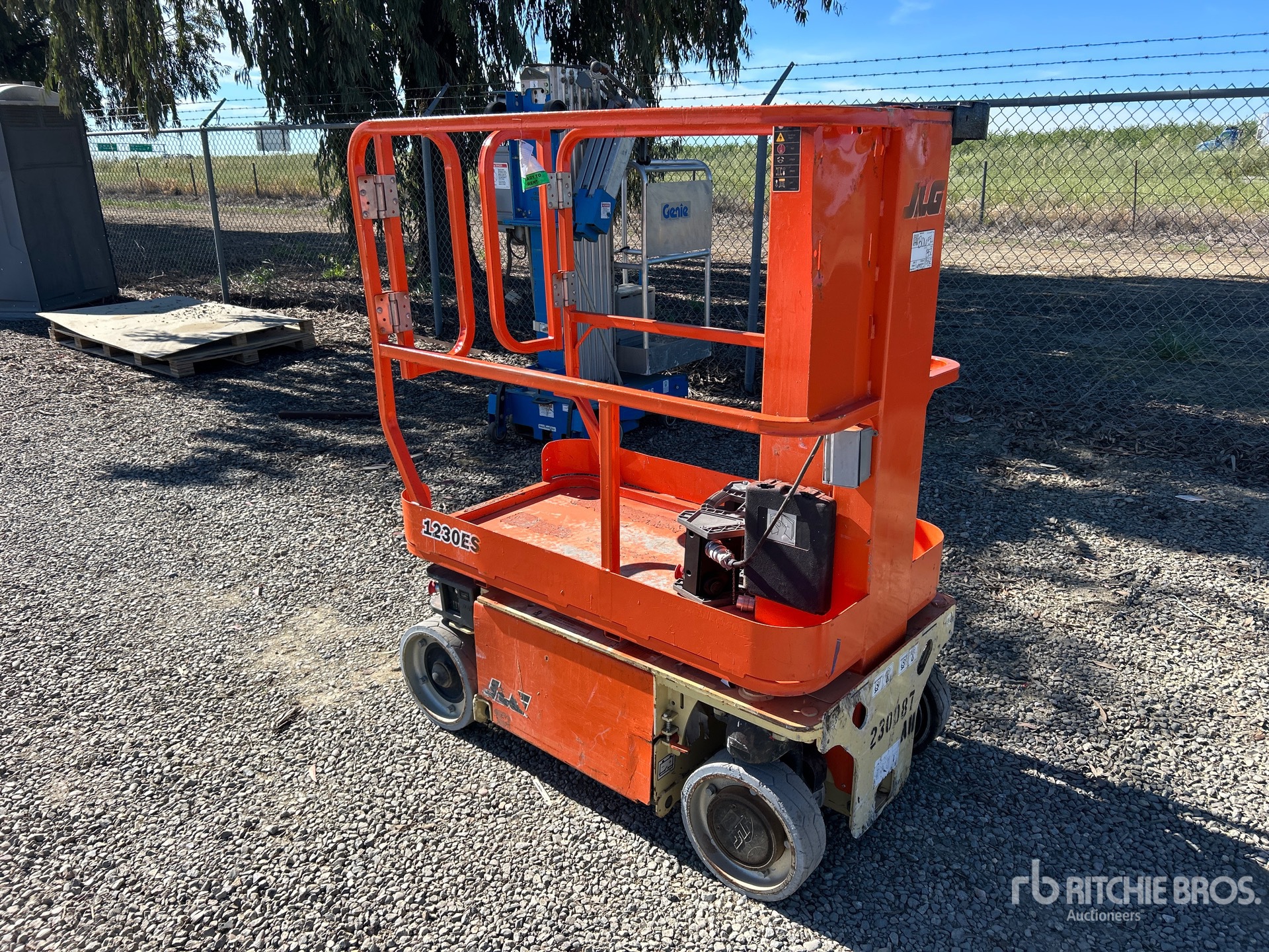 General Appearance with Picture, Left Rear Corner