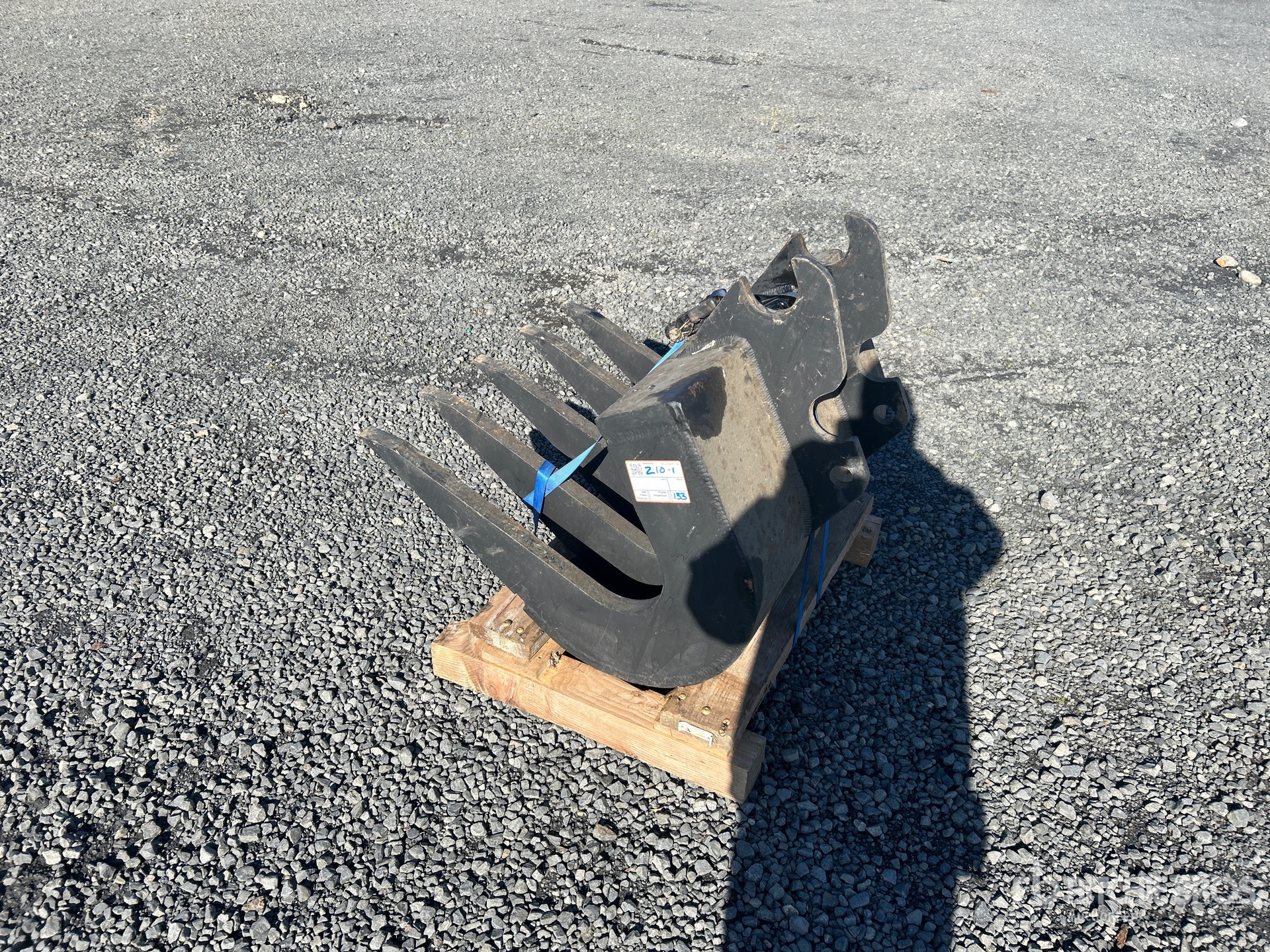 General Appearance with Bild, Ecke hinten links