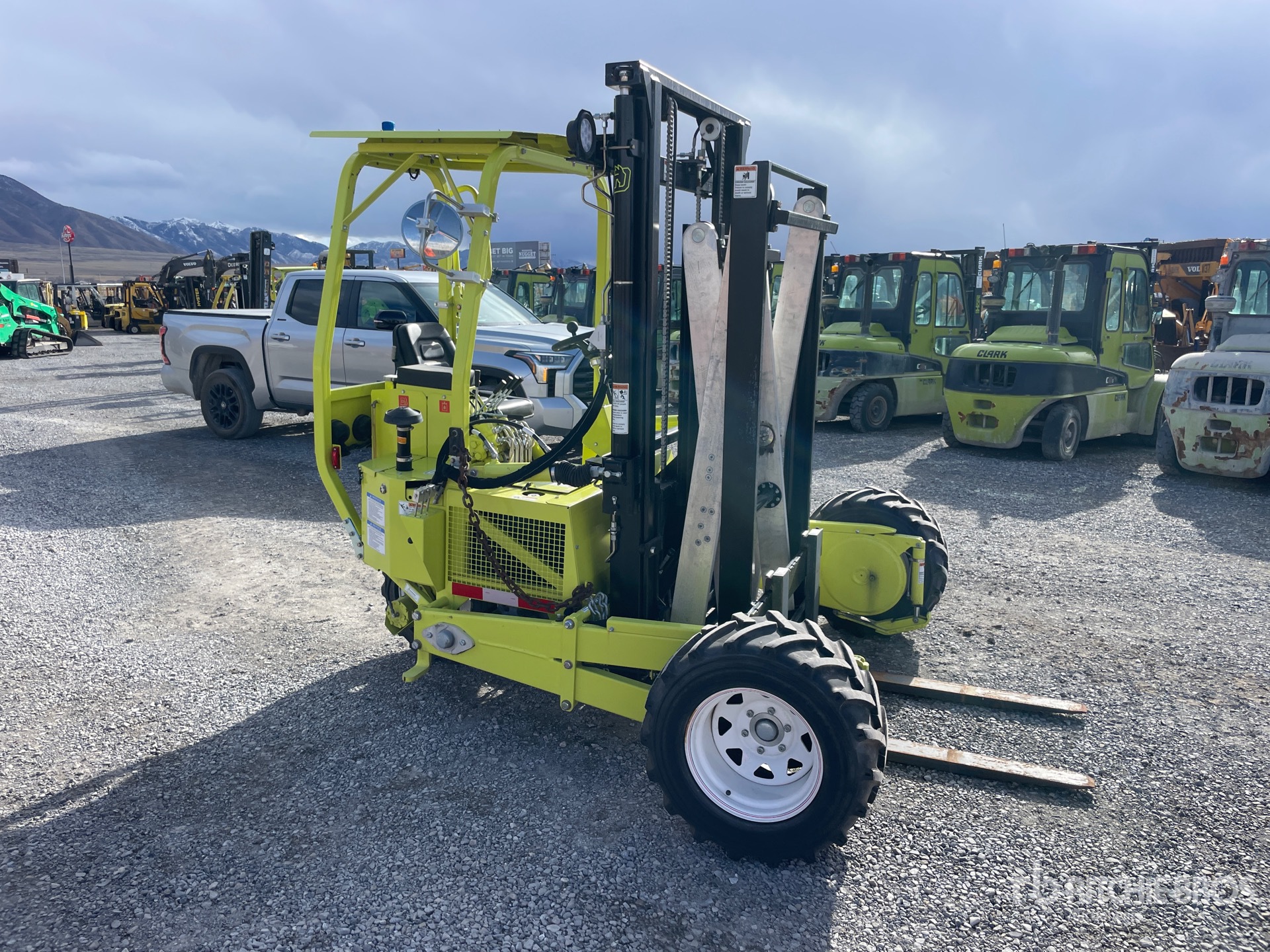 General Appearance with Picture, Right Front Corner