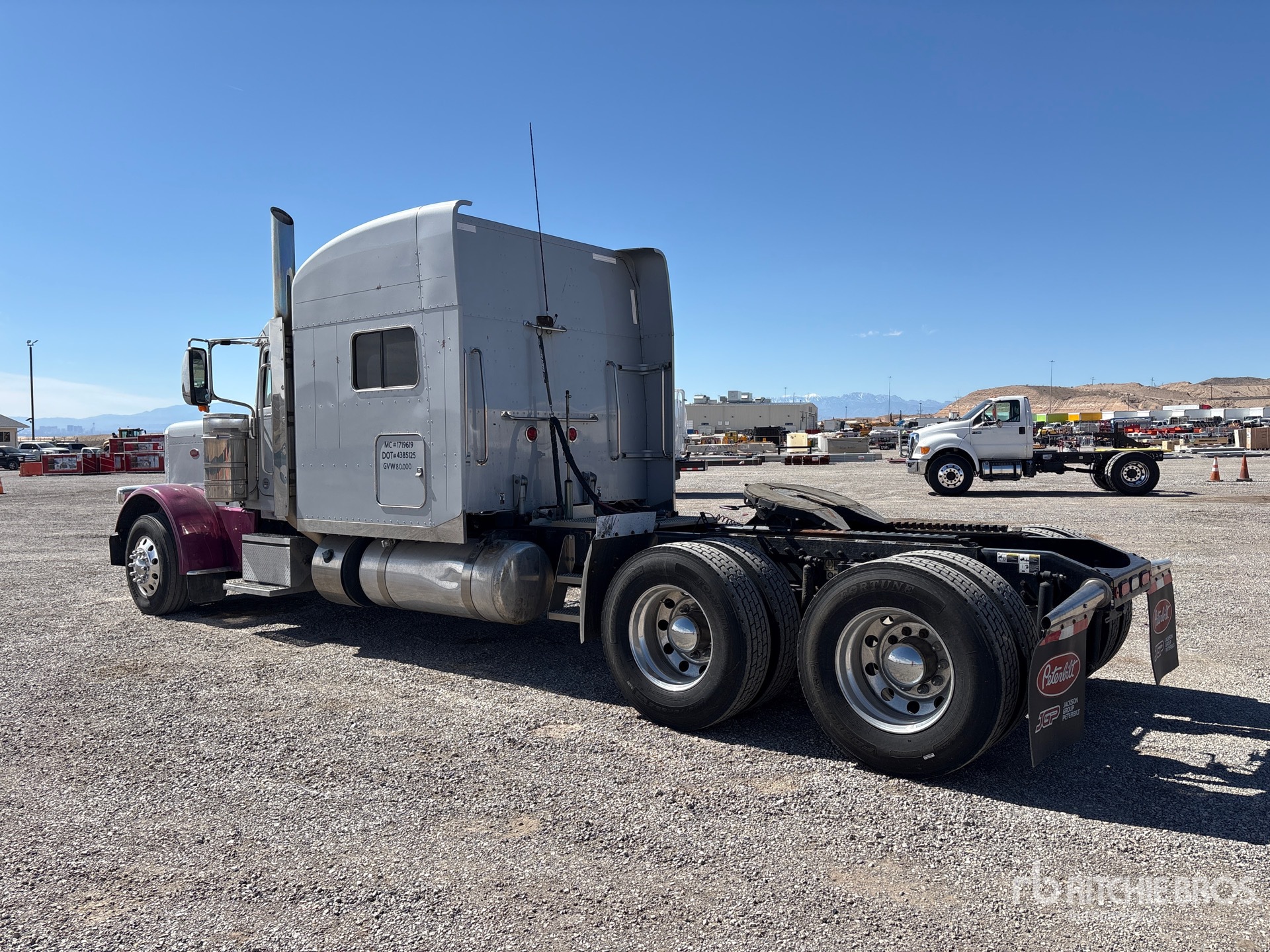 Aspect général with Image, coin arrière gauche