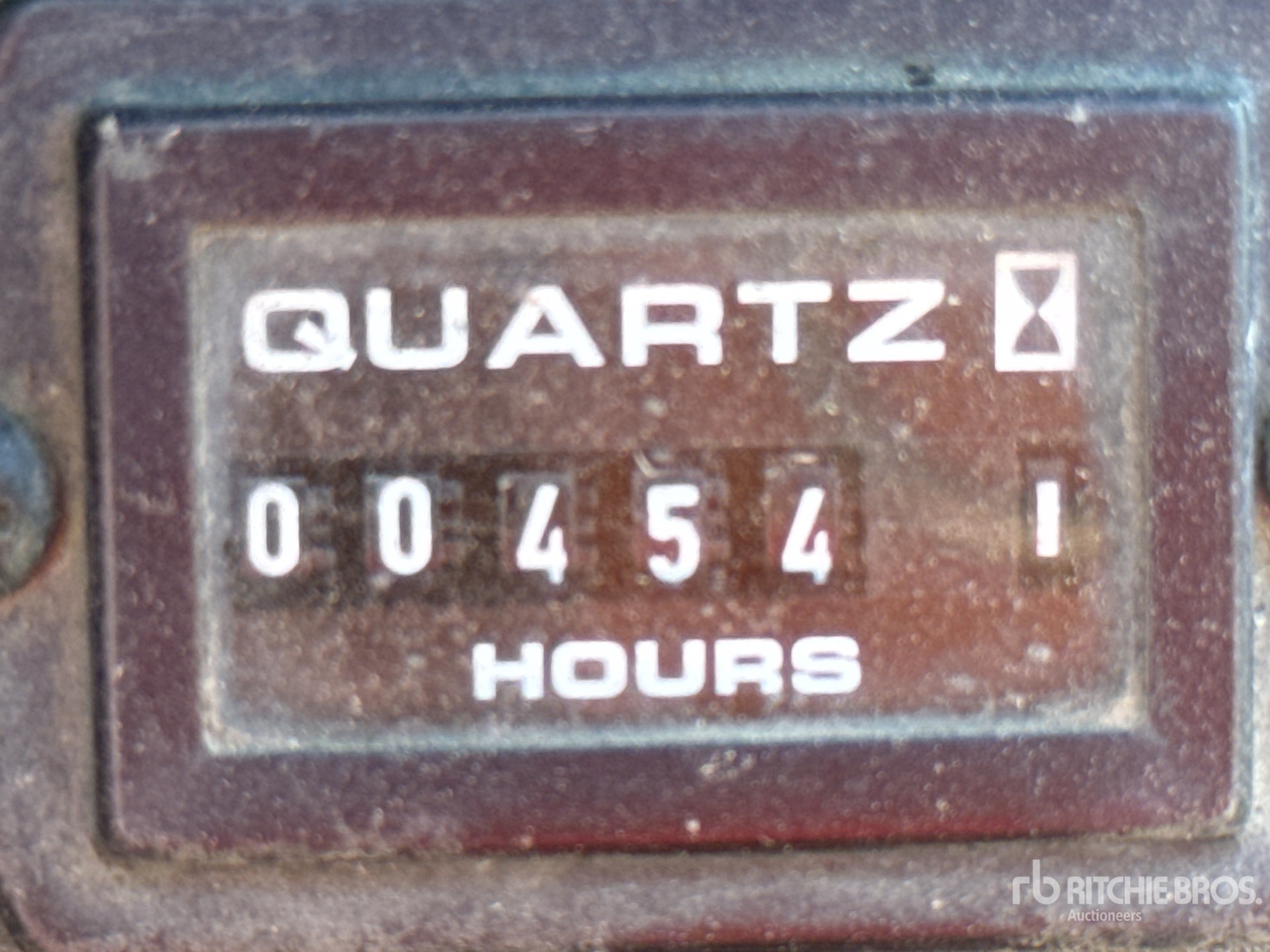 General Appearance with Horímetro / Odómetro