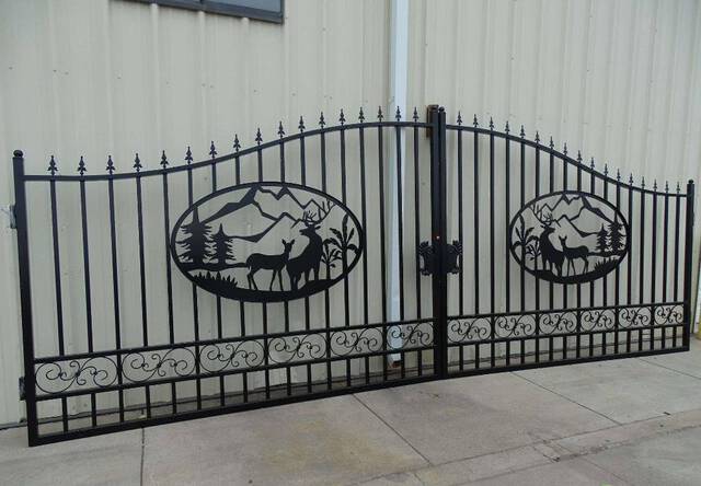 Greatbear Wrought Iron Driveway Gate (Unused)