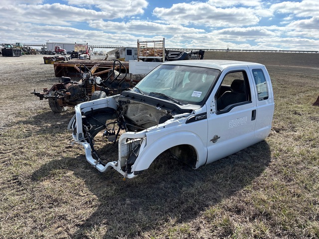 2011 Ford F-250 XL 4x4 Extended Cab Utility Truck (Inoperable)