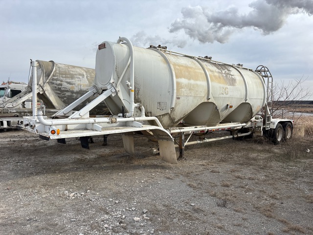 1996 Heil 1200 cft T/A Pneumatic Bulk Trailer