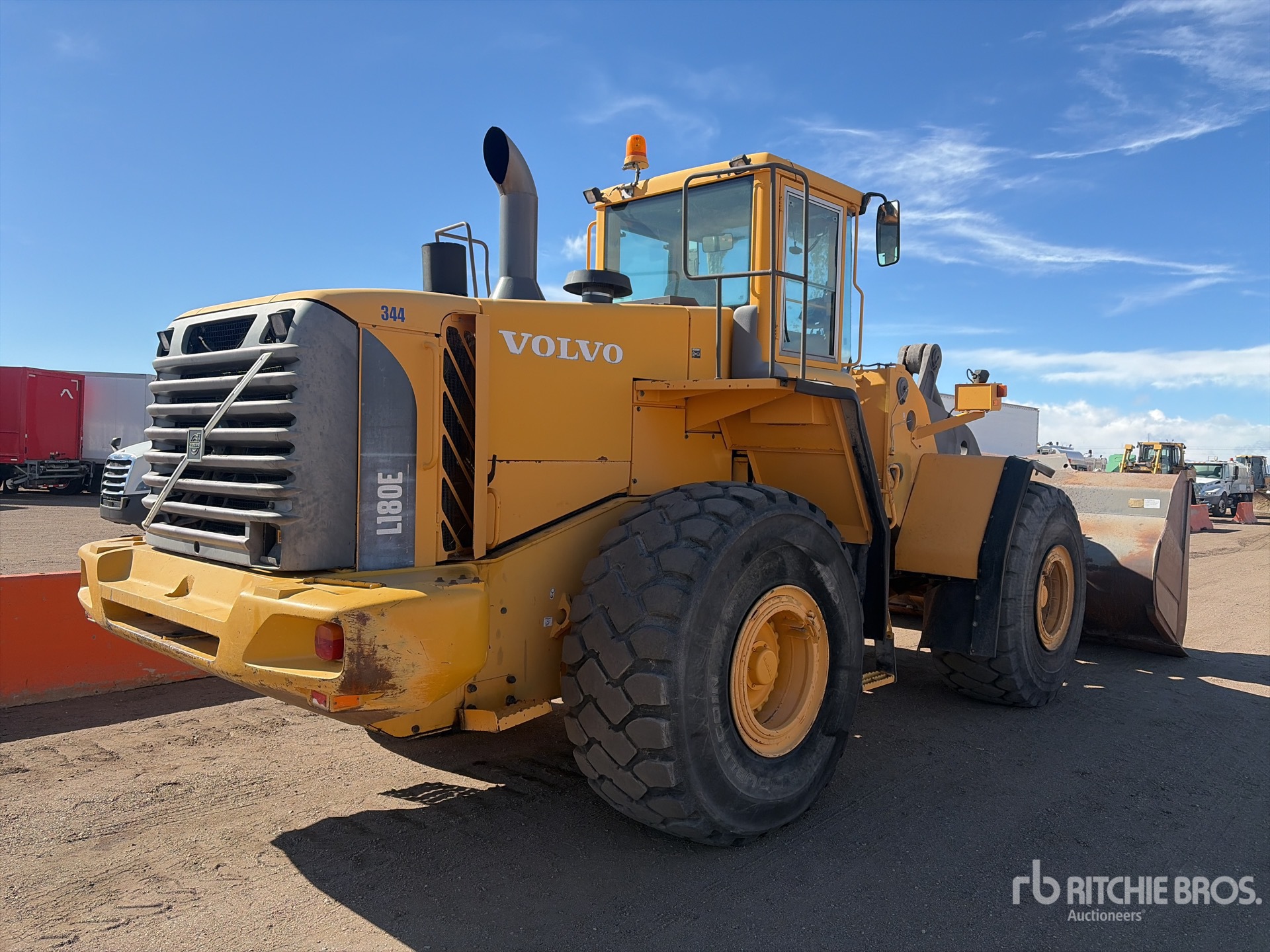 Aspect général with Image, coin arrière droit