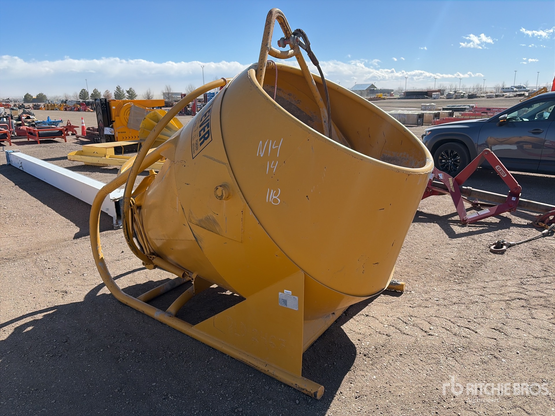 General Appearance with Picture, Right Front Corner