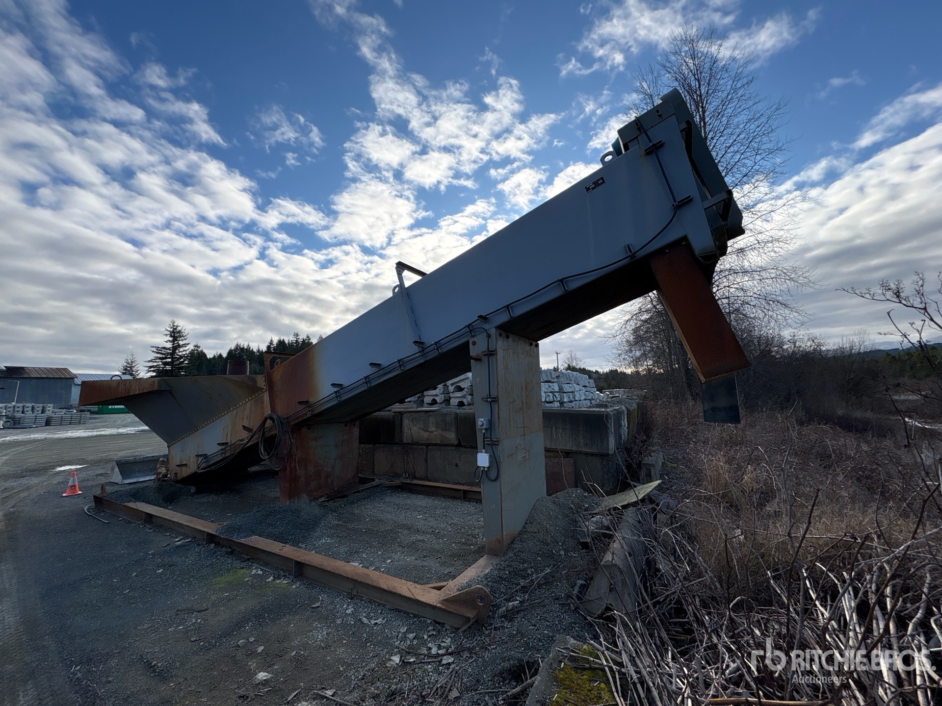 General Appearance with Imagen: esquina trasera izquierda