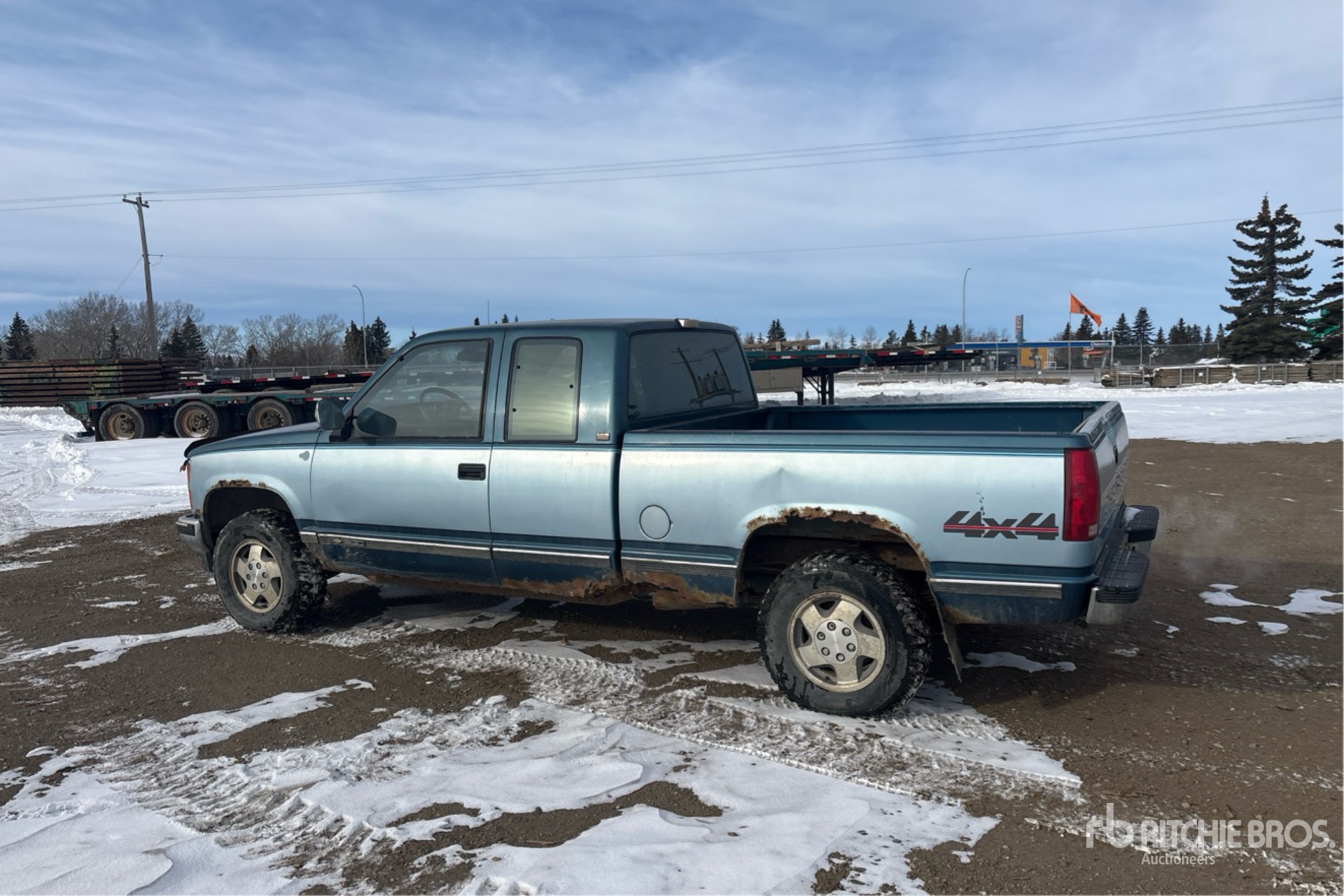 General Appearance with Picture, Left Rear Corner