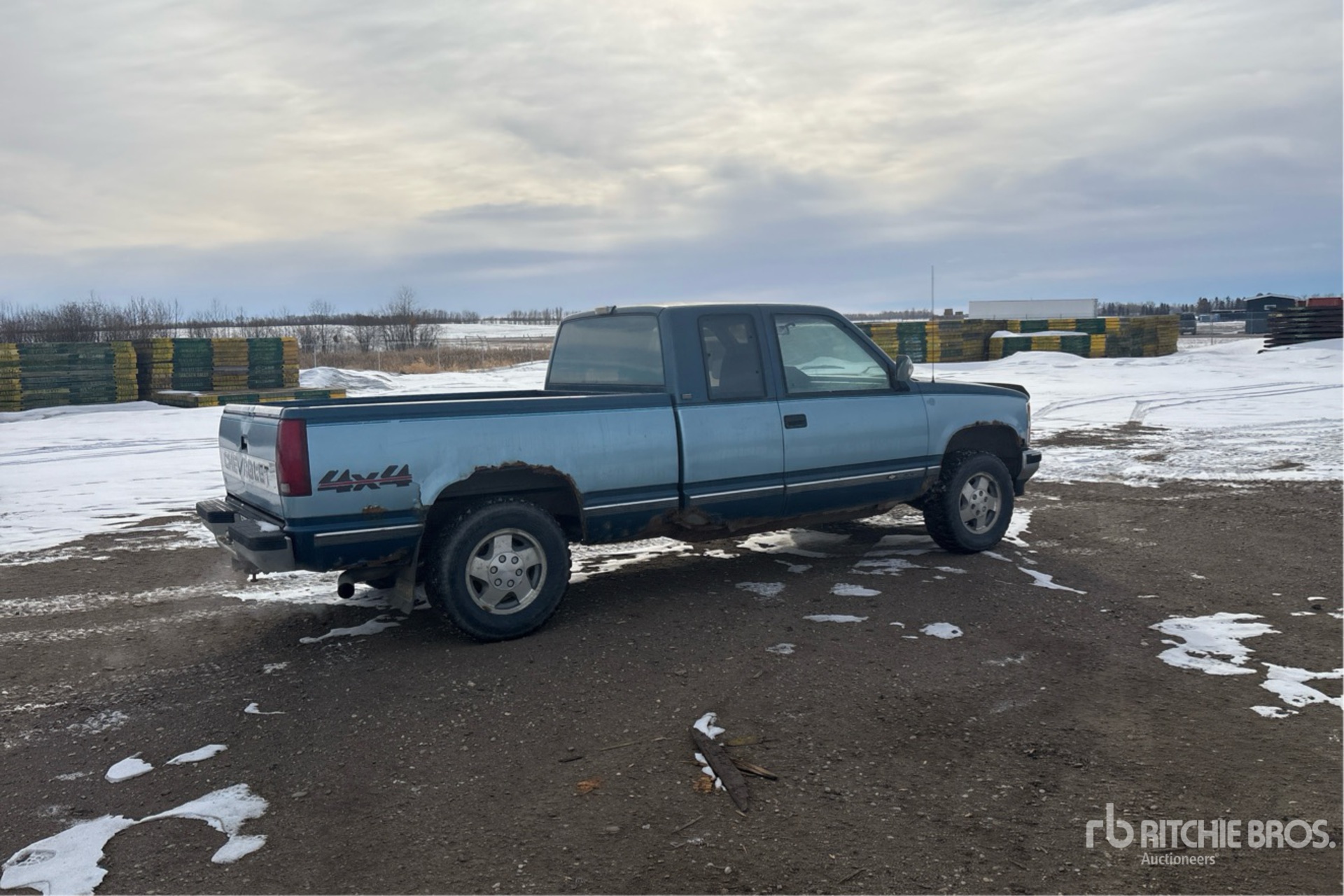 General Appearance with Picture, Right Rear Corner