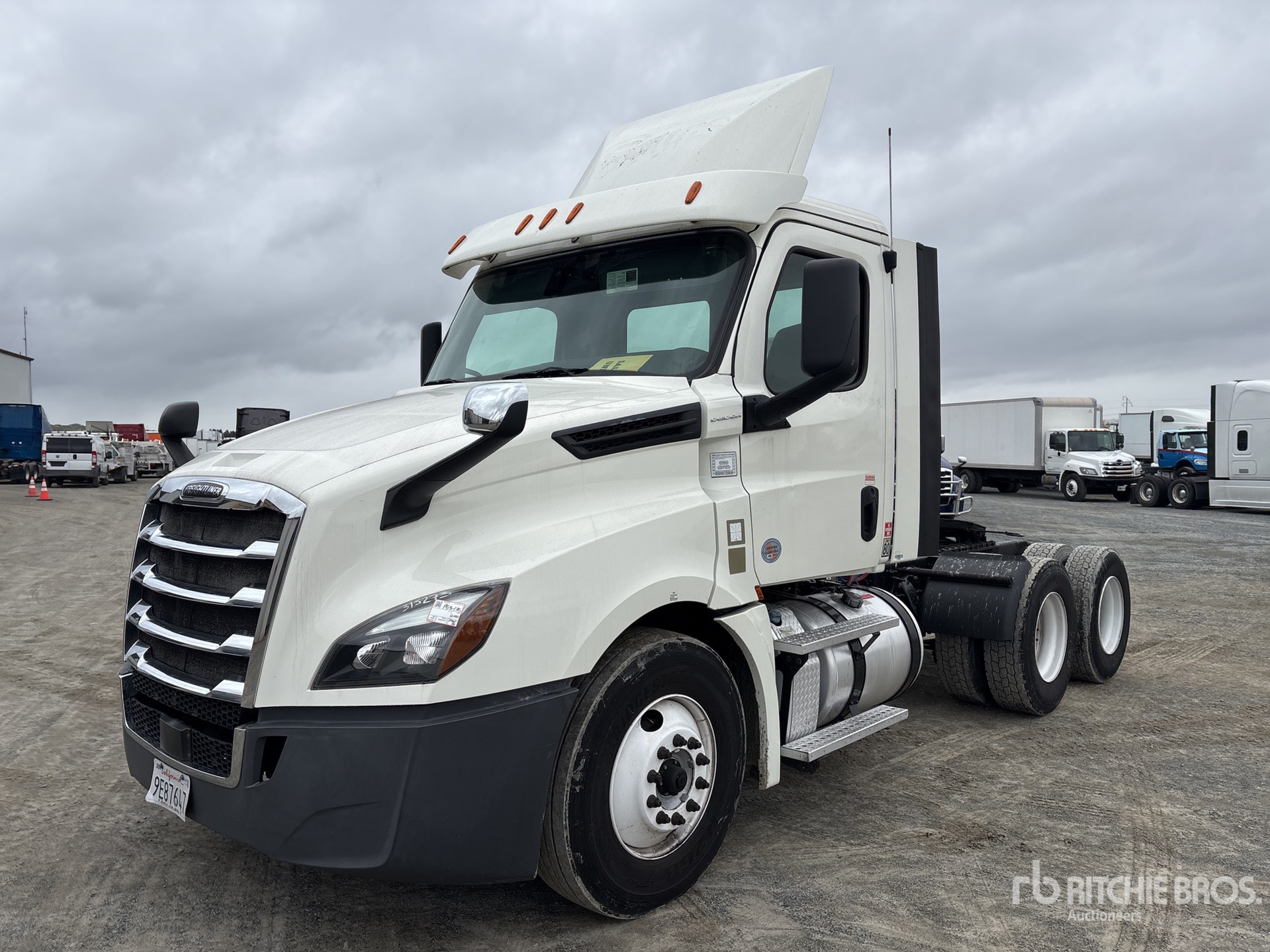 General Appearance with Image, coin avant gauche