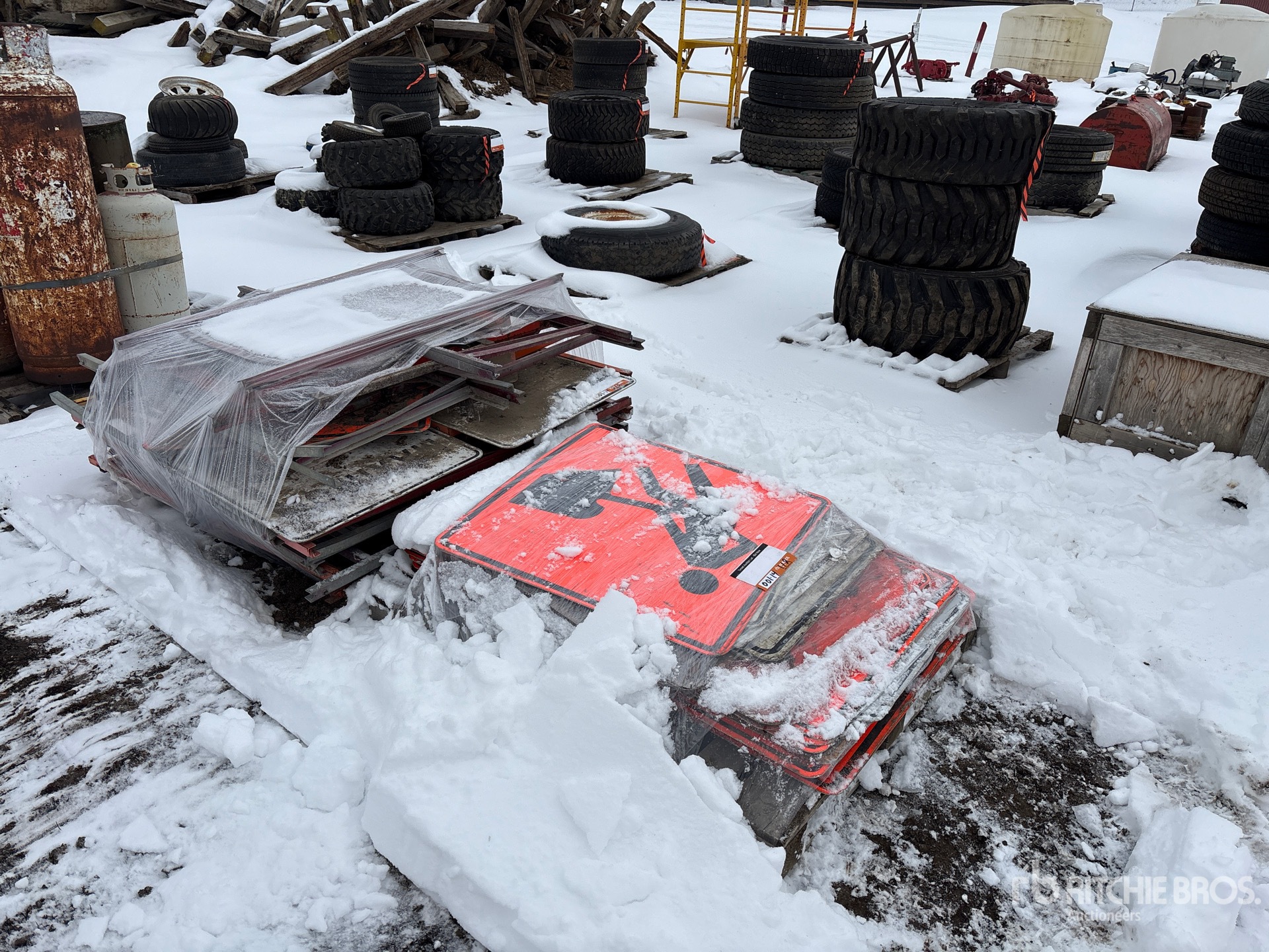 General Appearance with Bild, Ecke vorne rechts