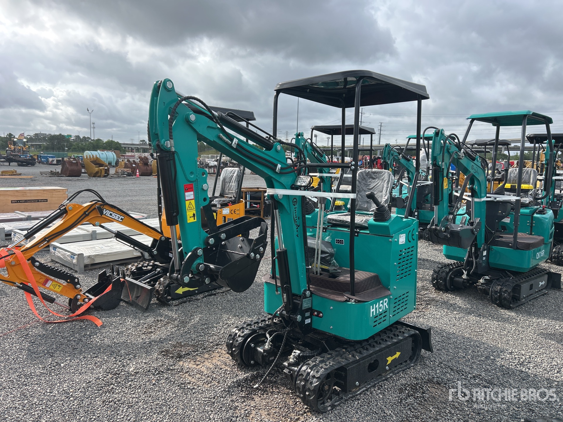 General Appearance with Picture, Left Front Corner