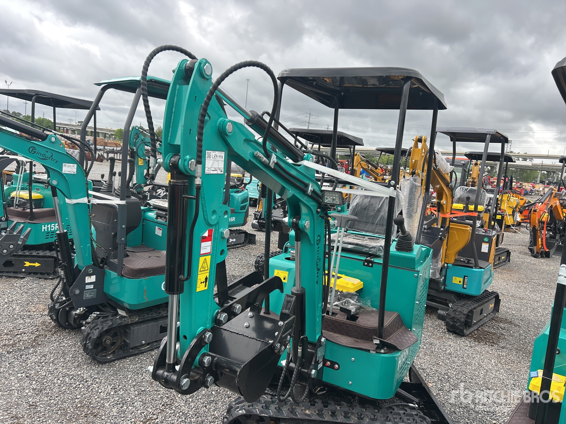 General Appearance with Picture, Left Front Corner