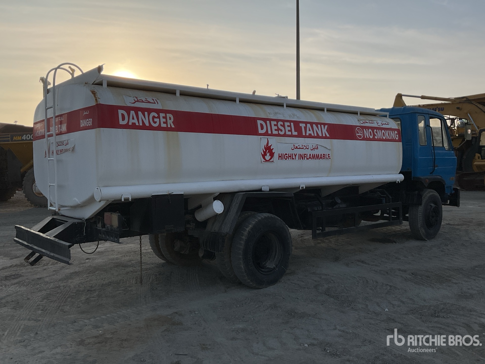 General Appearance with Image, coin arrière droit