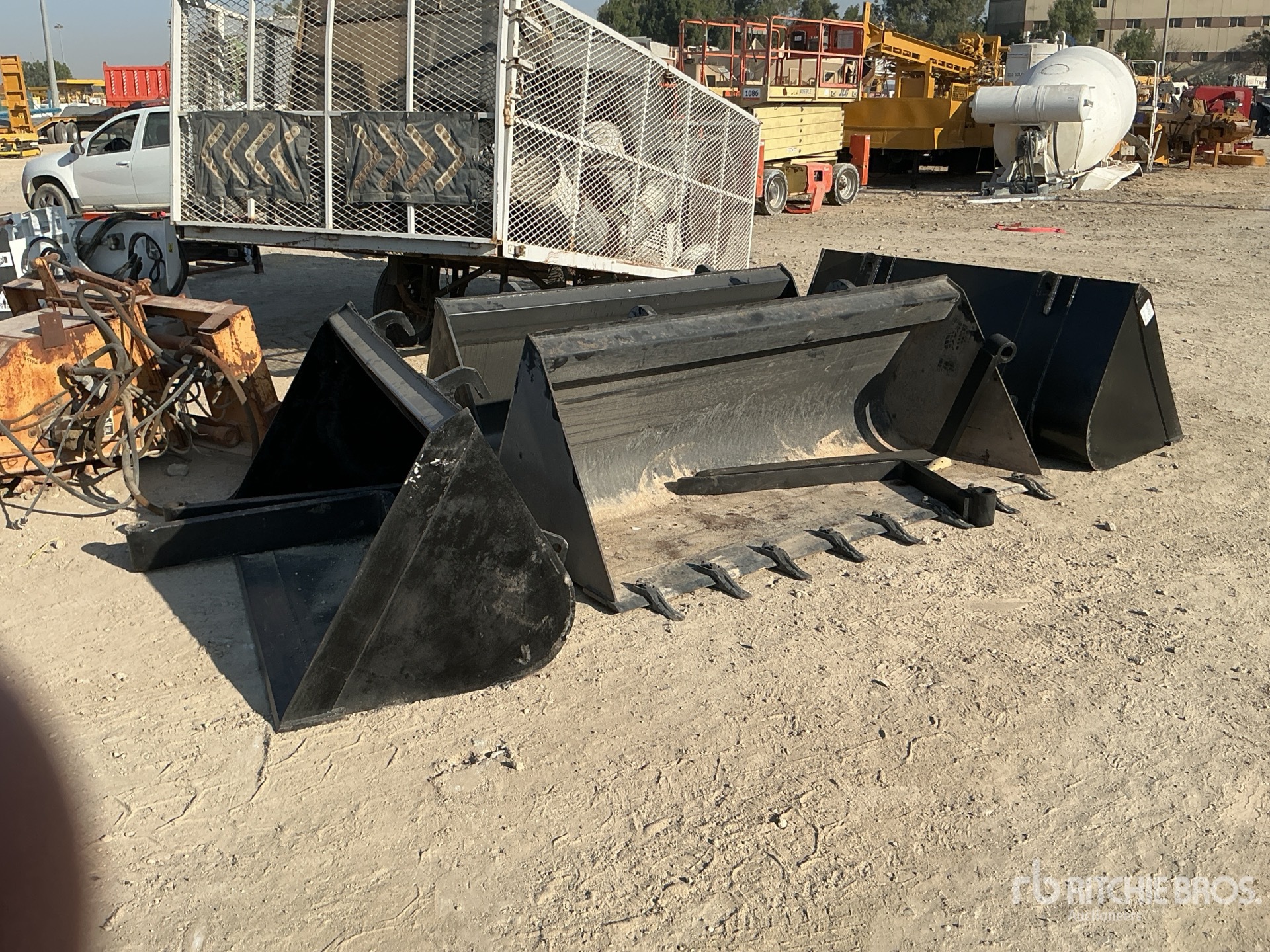 General Appearance with Foto, angolo anteriore sinistro