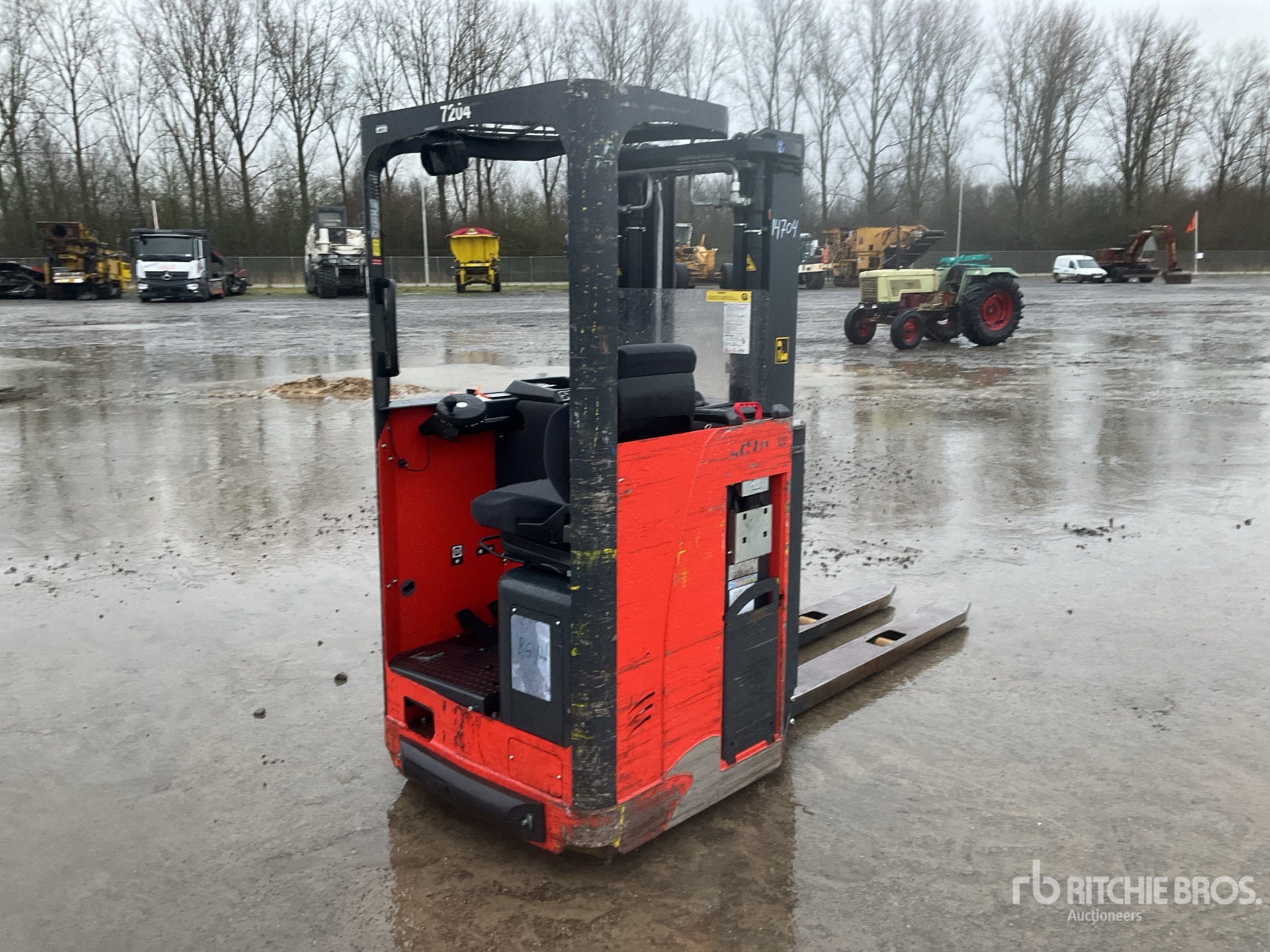 General Appearance with Picture, Right Rear Corner