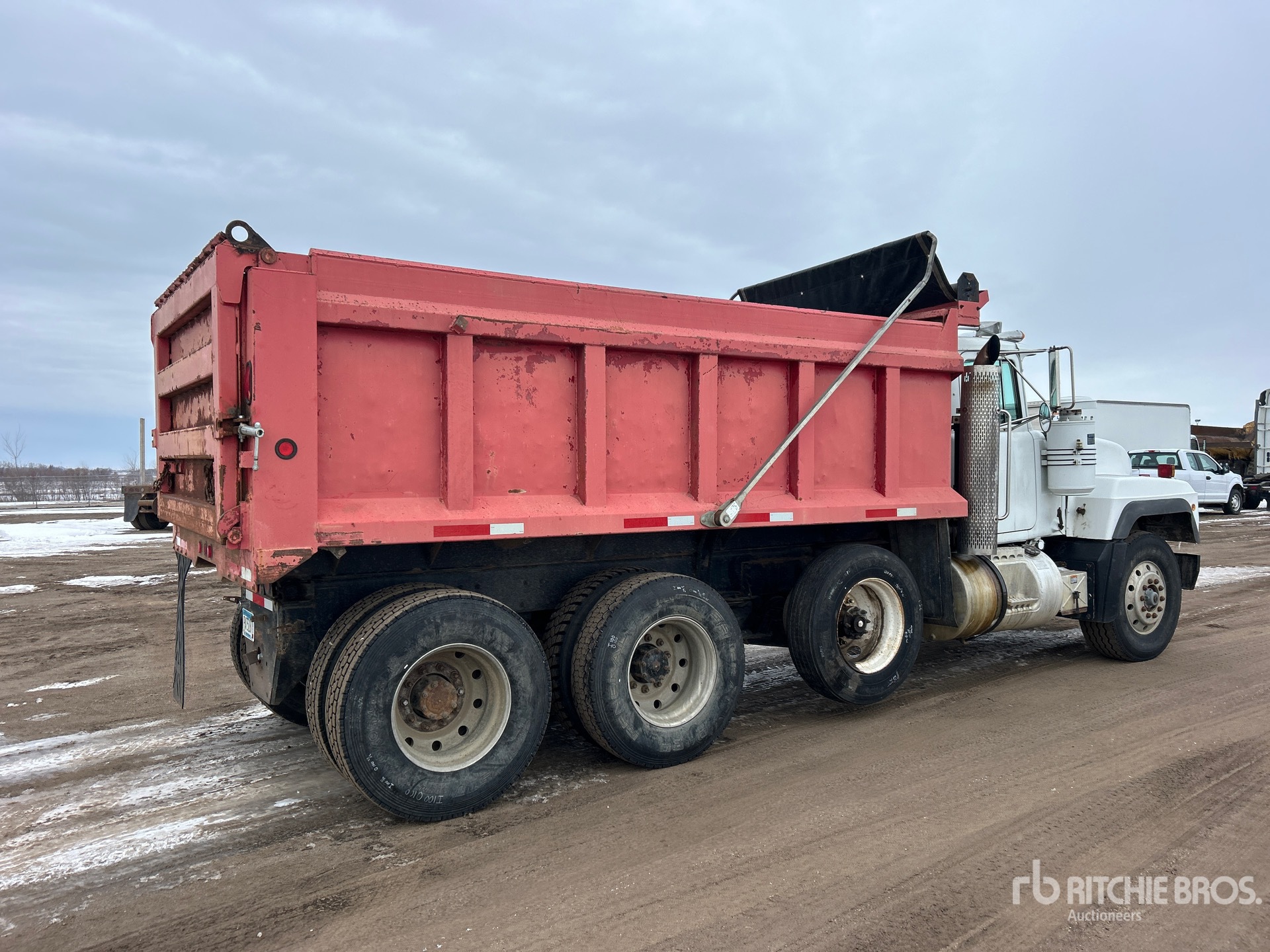 General Appearance with Imagen: esquina trasera derecha