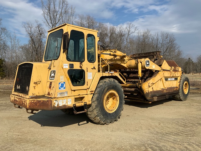 John Deere 762B Motor Scraper