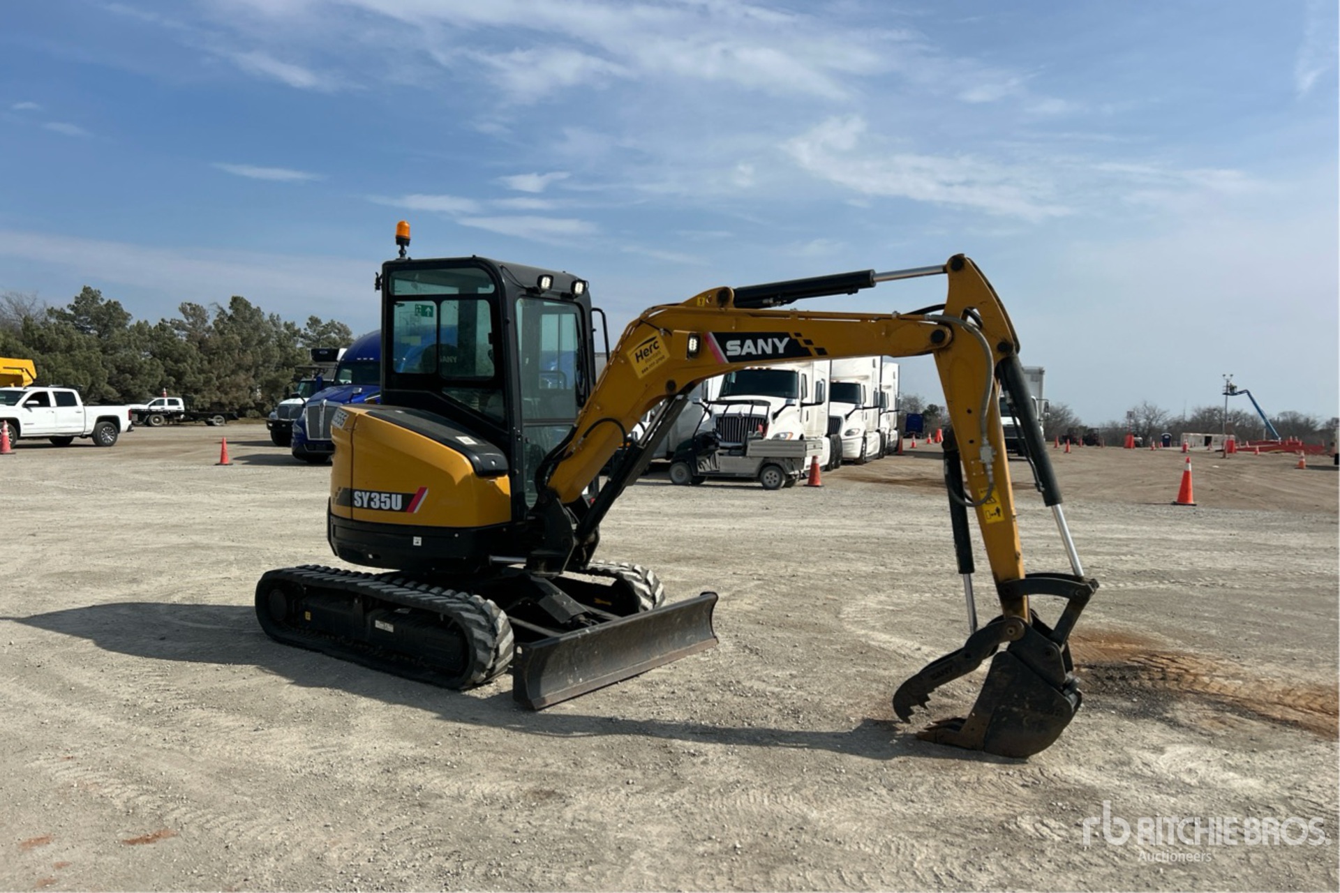 General Appearance with Picture, Right Front Corner