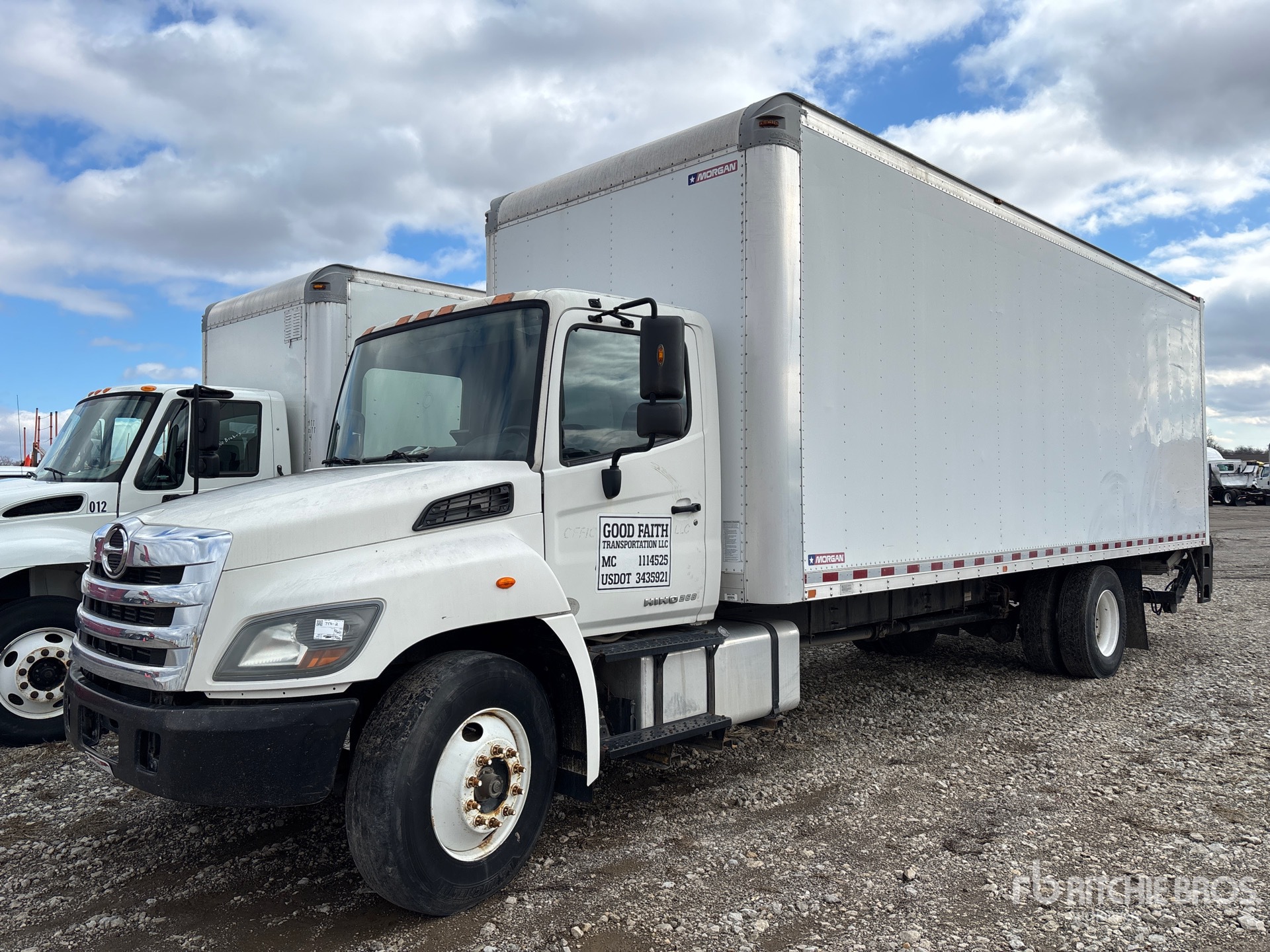 General Appearance with Image, coin avant gauche