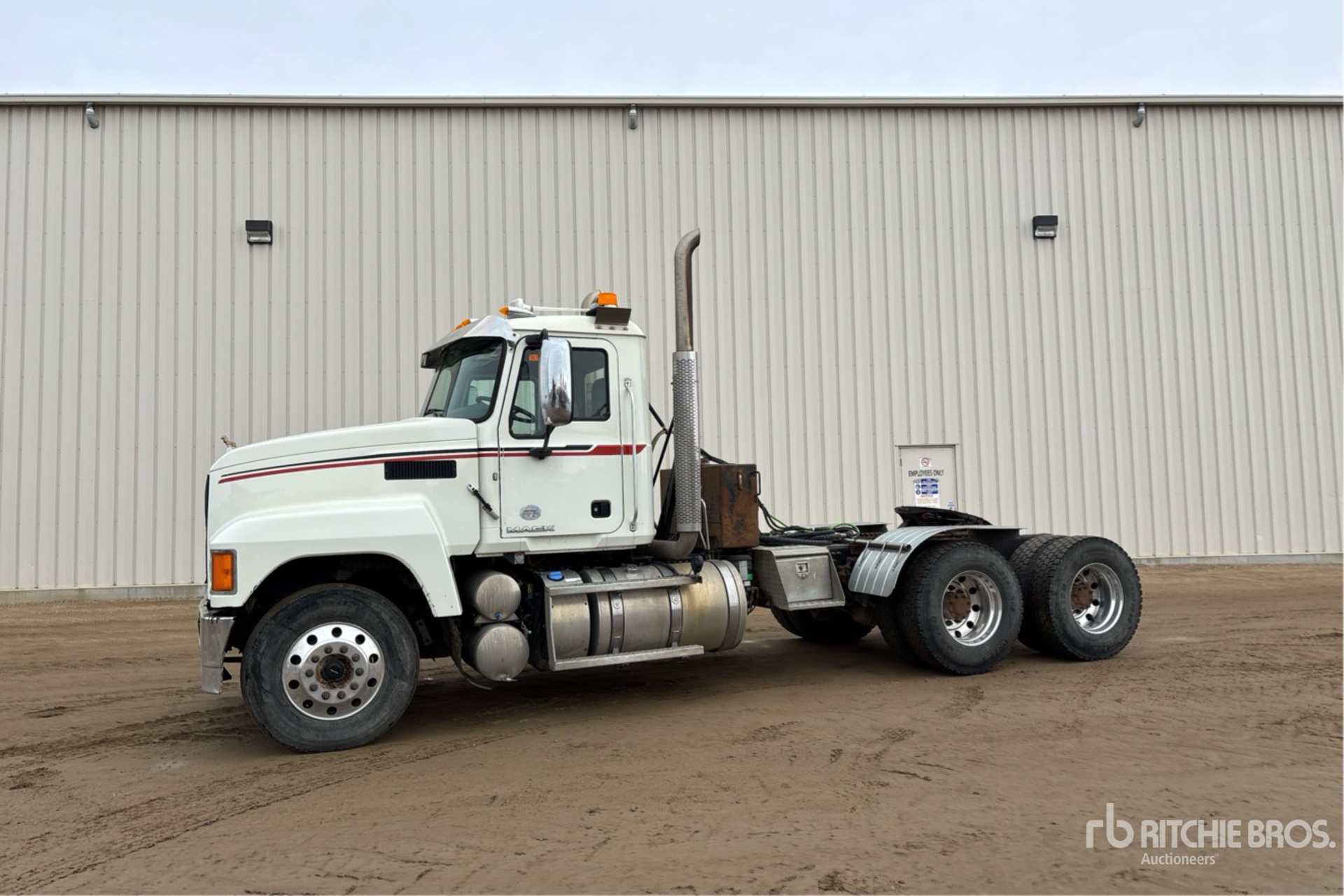 General Appearance with Image, coin avant gauche