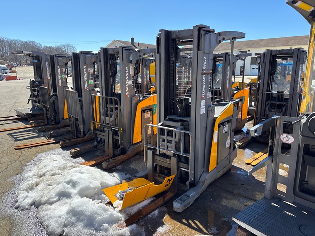 2018 Jungheinrich ETR335D 3500 lb Electric Forklift