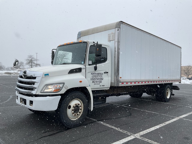 2011 Hino 338 4x2 Van Truck