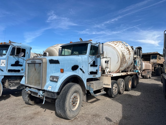 2004 Freightliner FLD 120 12x4 Mixer Truck