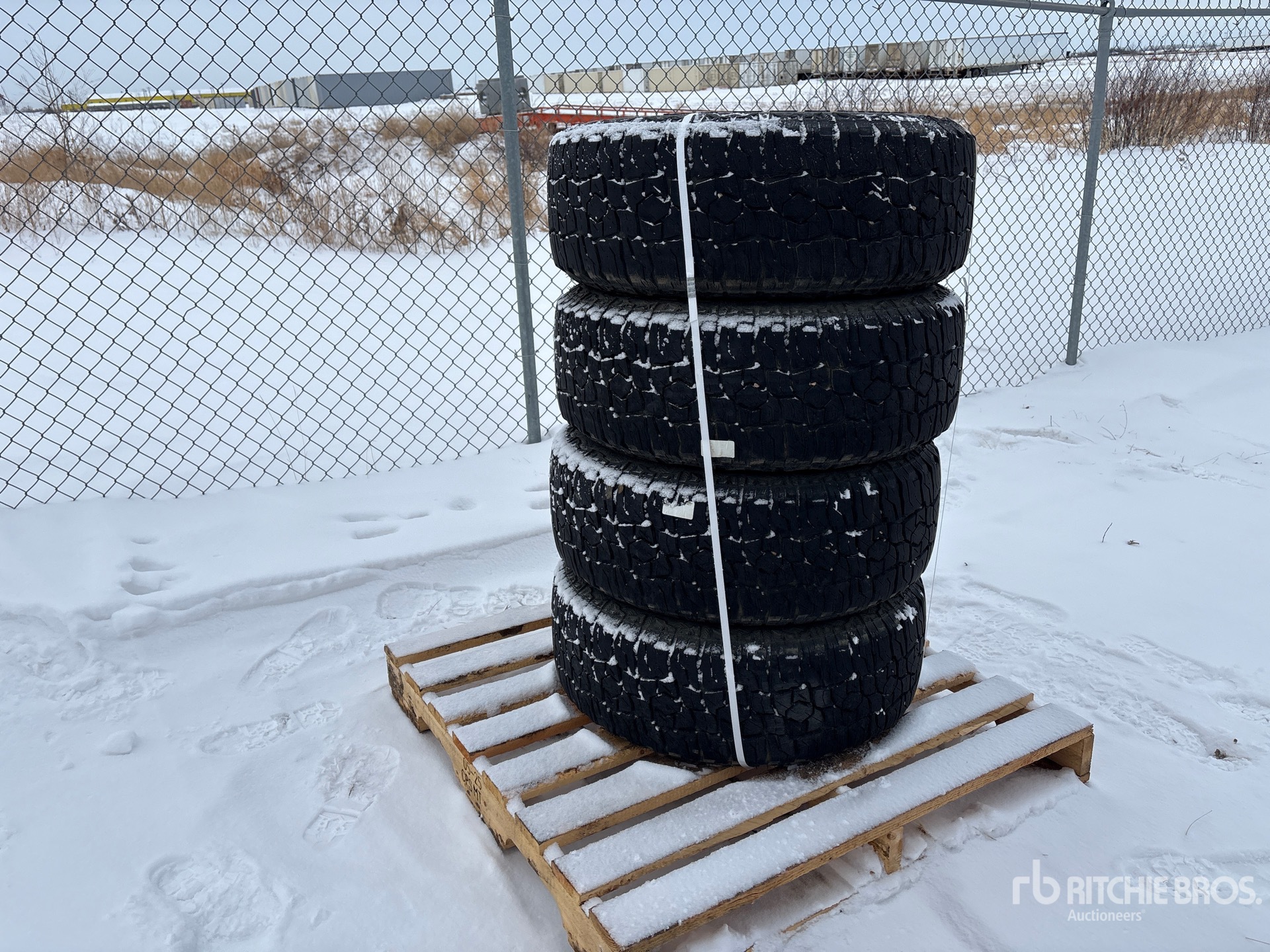 Aspect général with Image, coin avant droit