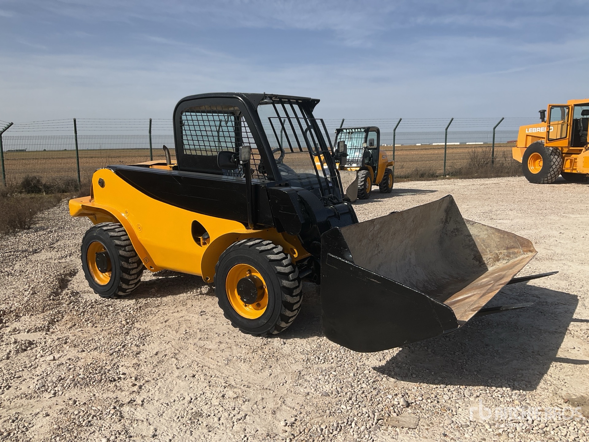 General Appearance with Bild, Ecke vorne rechts