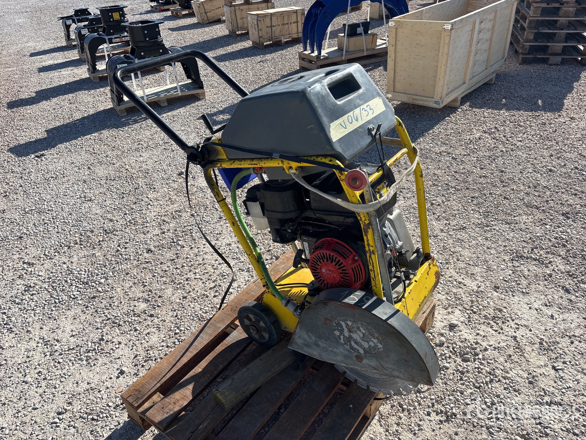 General Appearance with Bild, Ecke hinten links