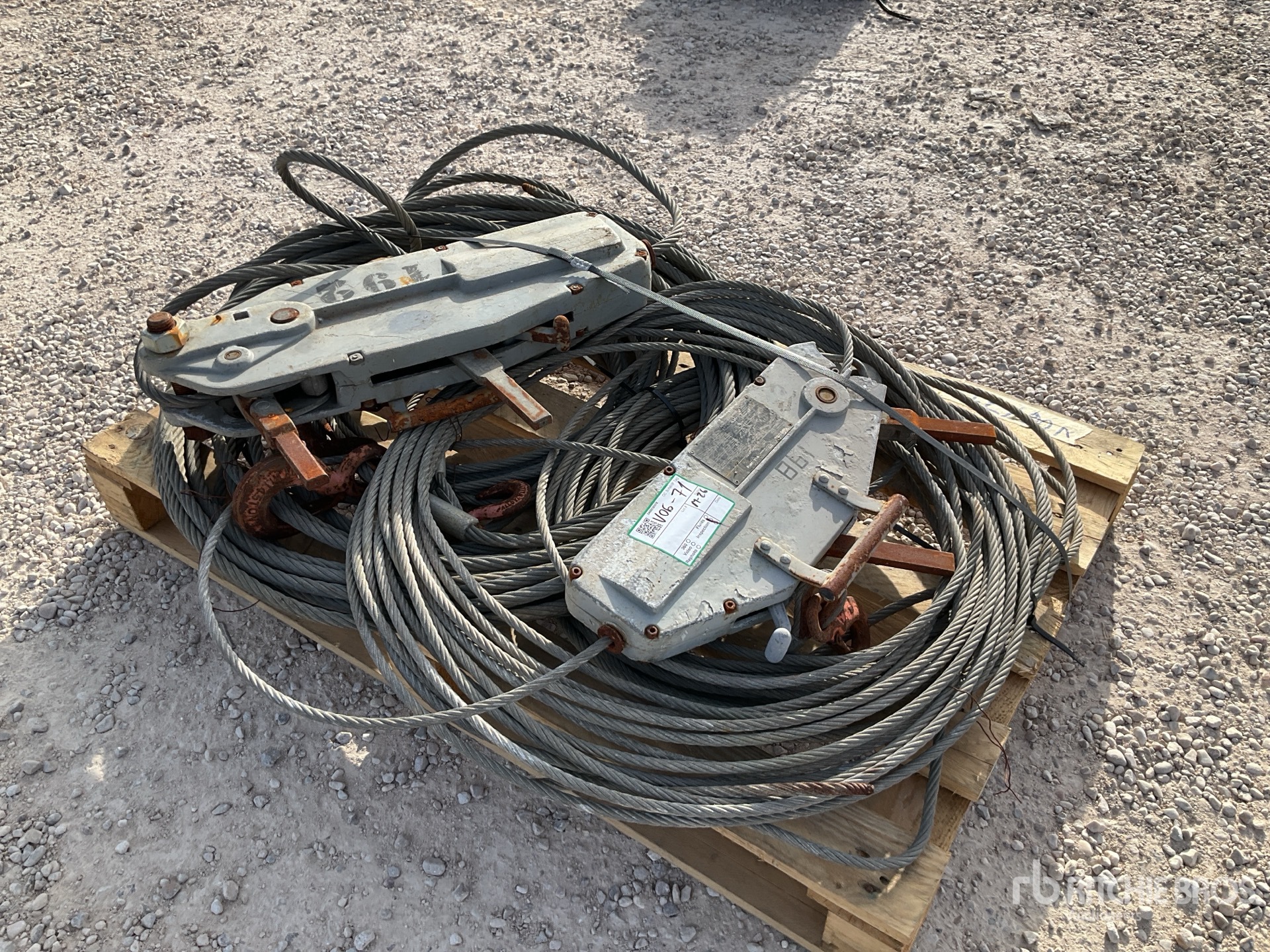 General Appearance with Bild, Ecke vorne links