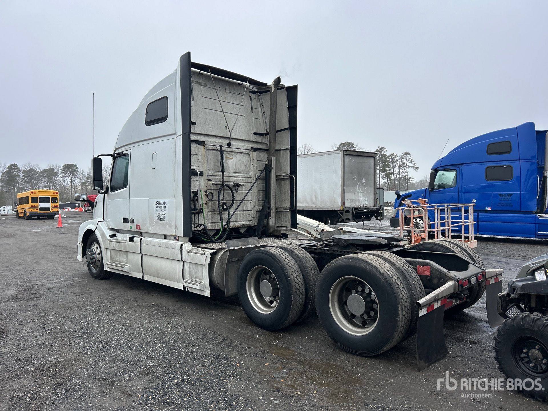 Aspect général with Image, coin arrière gauche