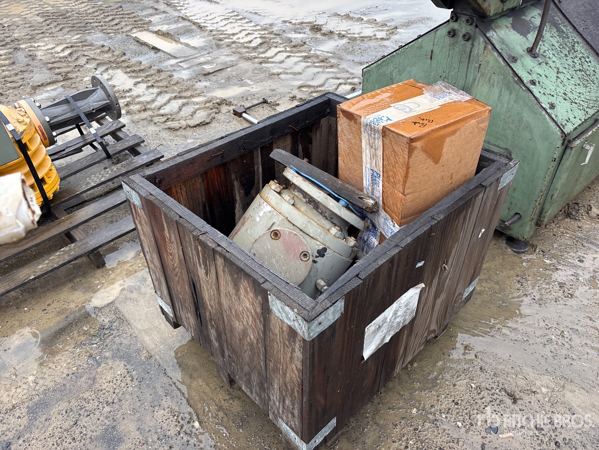 General Appearance with Bild, Ecke hinten links